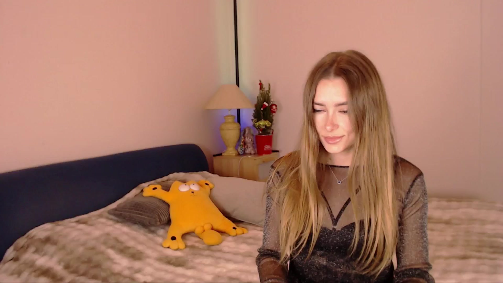 Gallery image thumbnail from SimonsWife's myfreecams stream on, 12/15/2025, 15:17 image 19 of 20