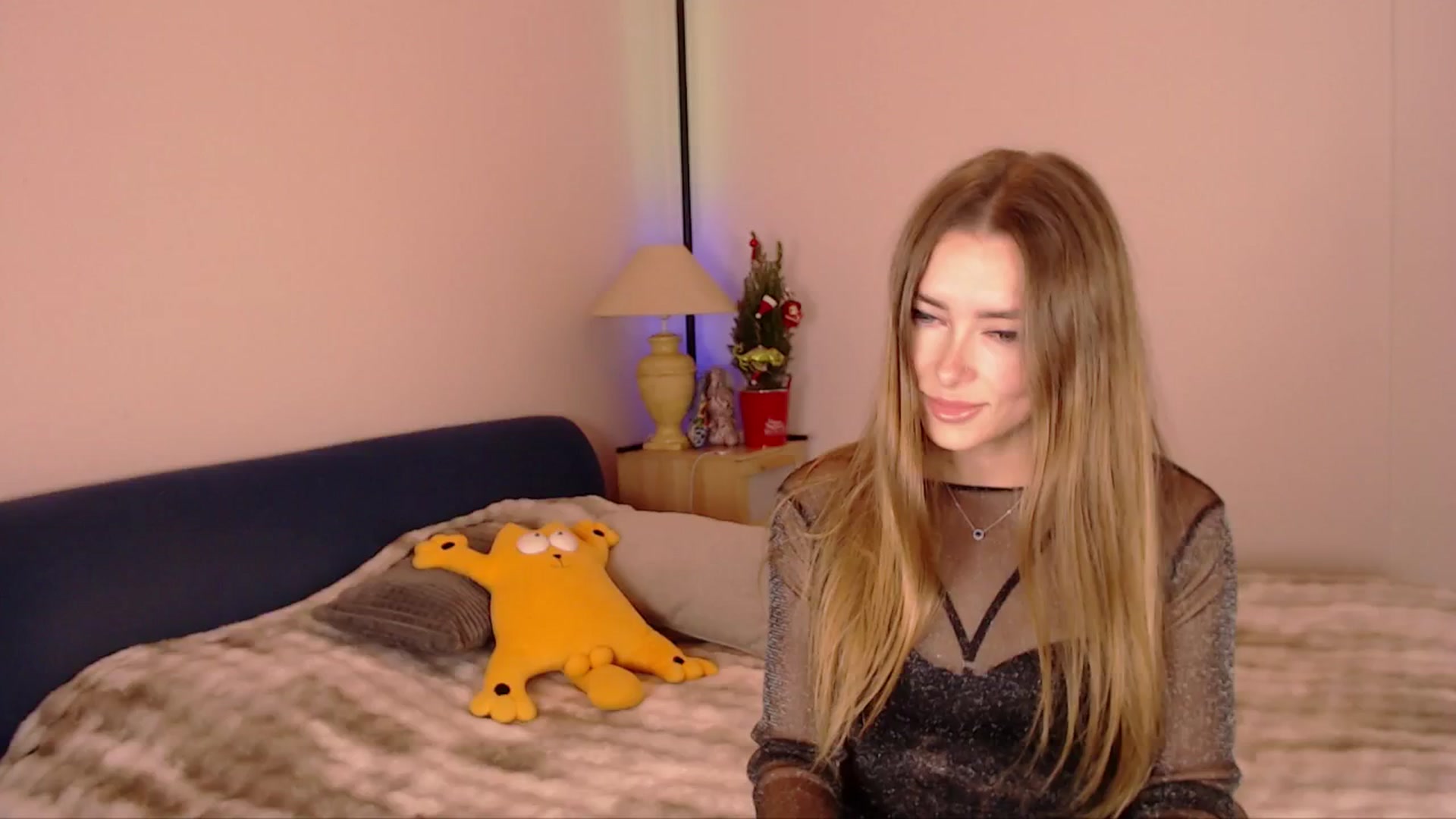 Gallery image thumbnail from SimonsWife's myfreecams stream on, 12/15/2025, 15:17 image 20 of 20