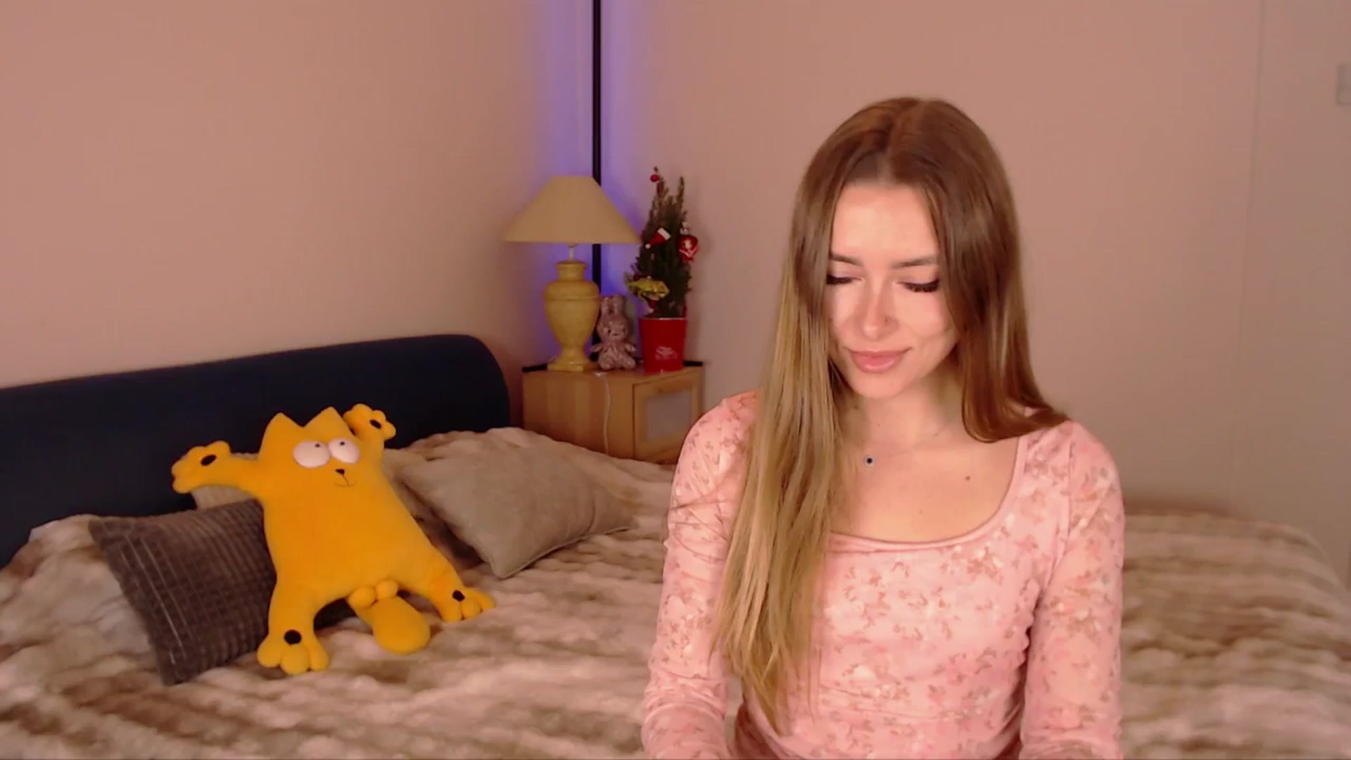Gallery image thumbnail from SimonsWife's myfreecams stream on, 12/17/2025, 14:58 image 17 of 20