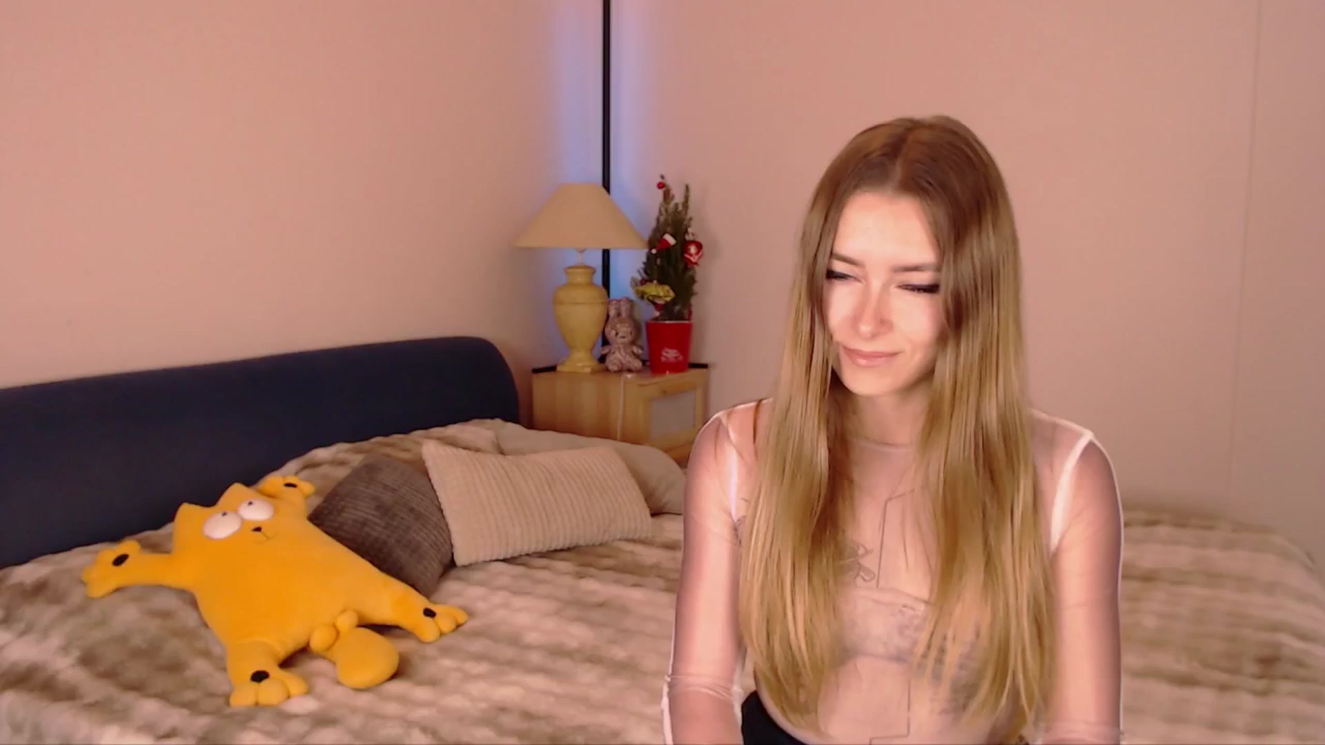 Gallery image thumbnail from SimonsWife's myfreecams stream on, 12/18/2025, 15:15 image 4 of 20