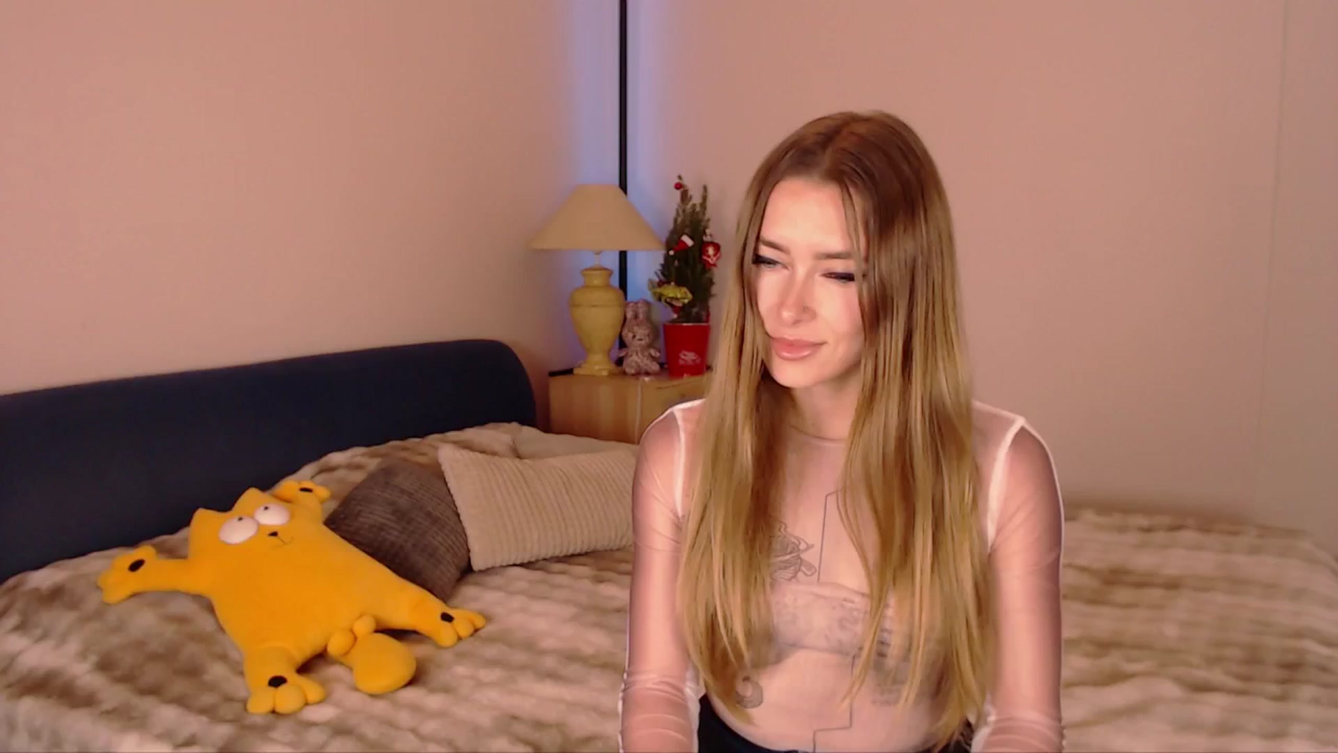 Gallery image thumbnail from SimonsWife's myfreecams stream on, 12/18/2025, 15:34 image 4 of 20