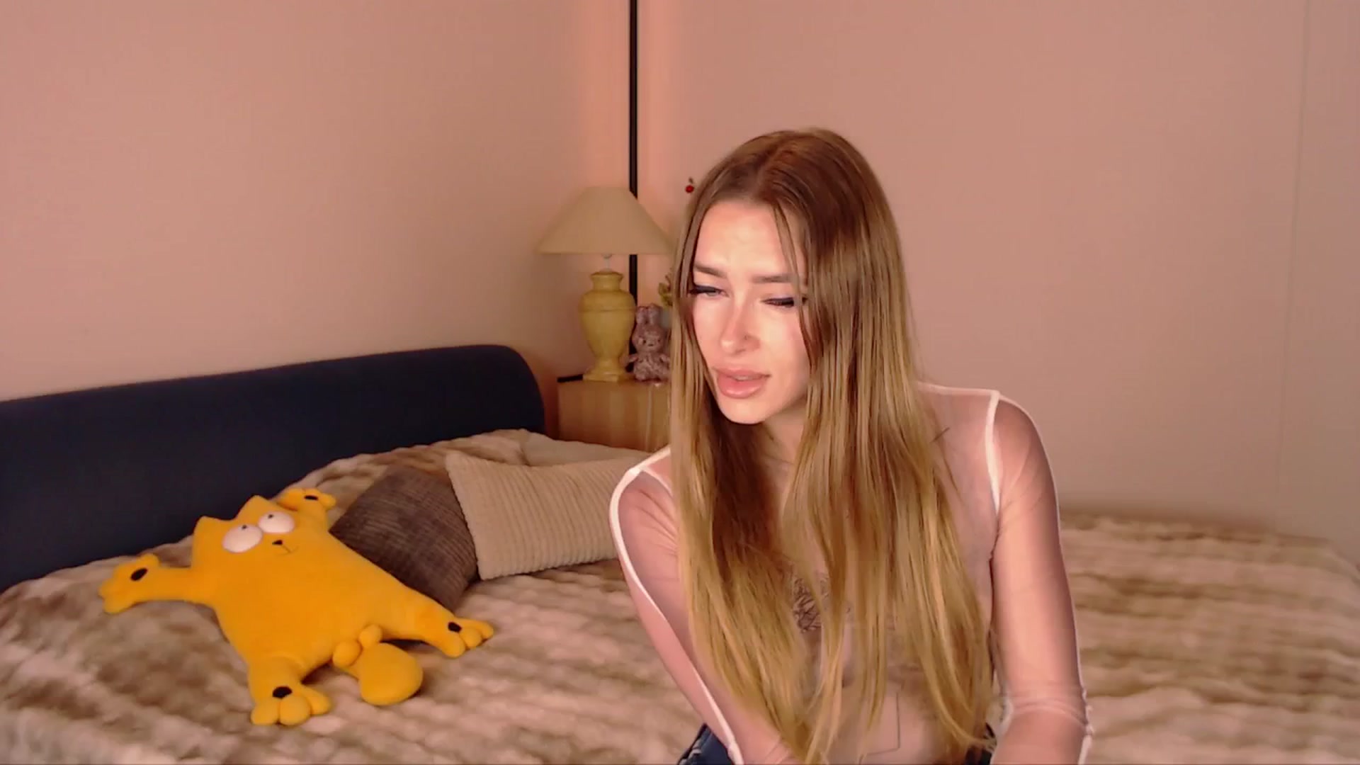 Gallery image thumbnail from SimonsWife's myfreecams stream on, 12/18/2025, 15:34 image 2 of 20