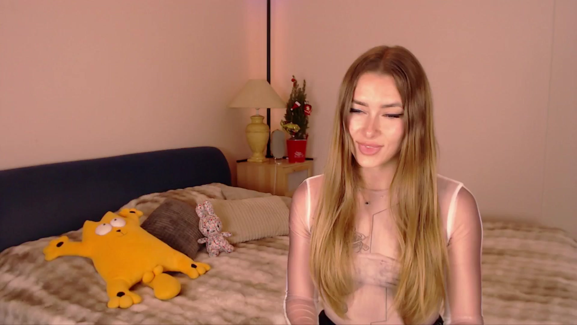 Gallery image thumbnail from SimonsWife's myfreecams stream on, 12/18/2025, 16:55 image 2 of 20