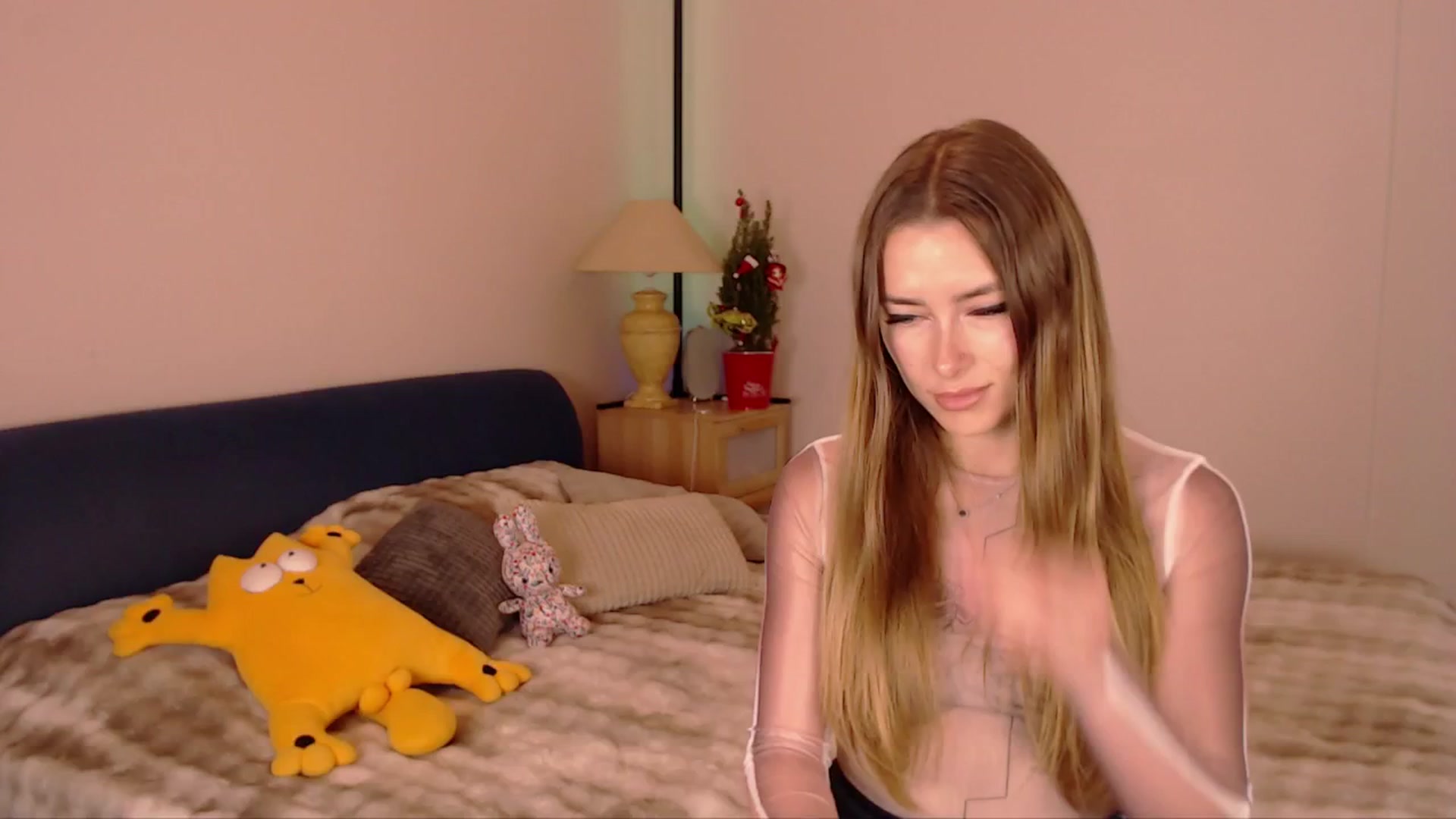 Gallery image thumbnail from SimonsWife's myfreecams stream on, 12/18/2025, 16:55 image 7 of 20