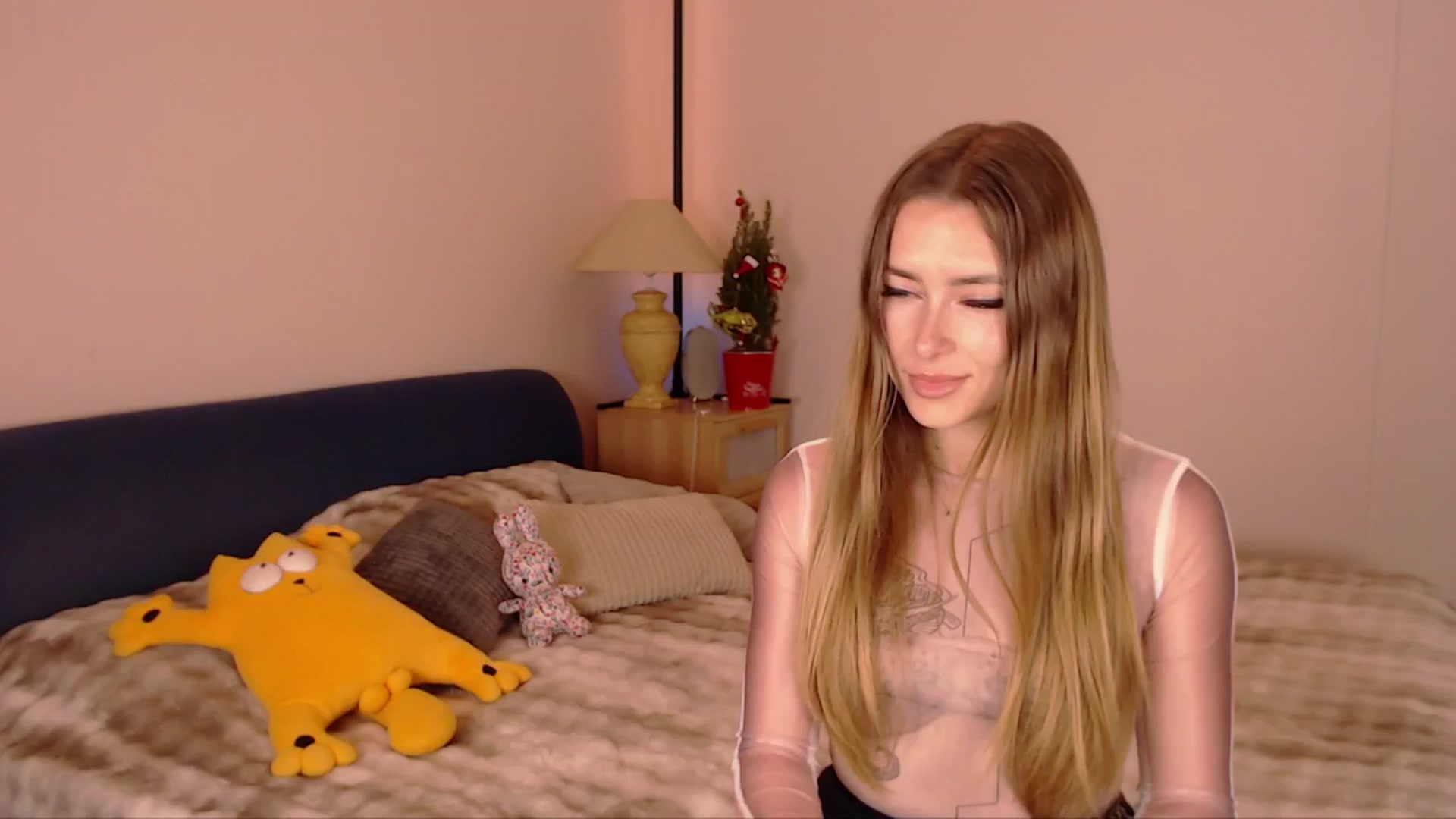 Gallery image thumbnail from SimonsWife's myfreecams stream on, 12/18/2025, 16:55 image 1 of 20