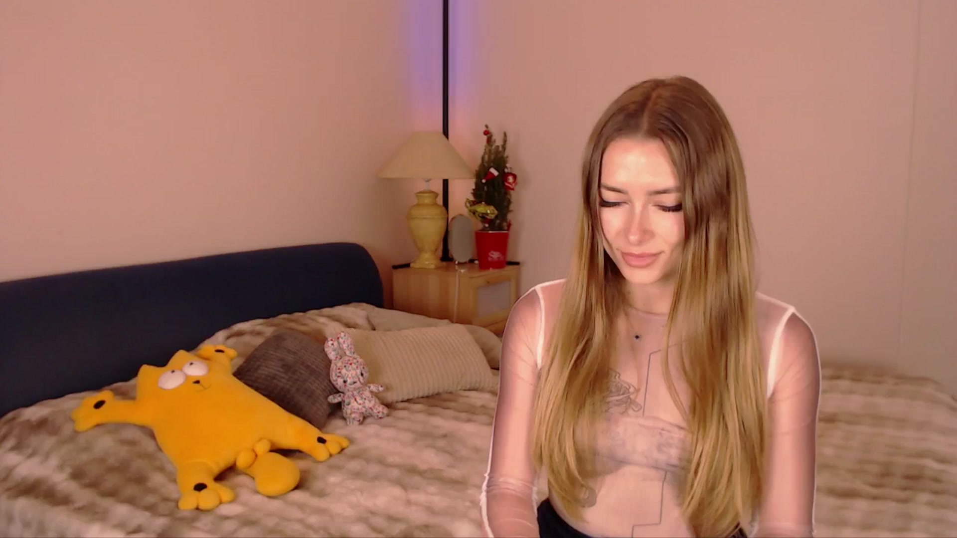 Gallery image thumbnail from SimonsWife's myfreecams stream on, 12/18/2025, 16:55 image 3 of 20
