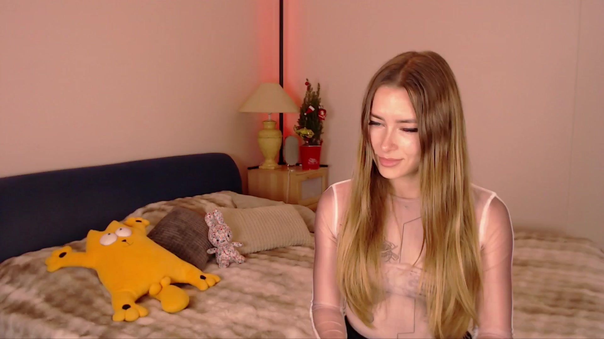 Gallery image thumbnail from SimonsWife's myfreecams stream on, 12/18/2025, 16:55 image 10 of 20