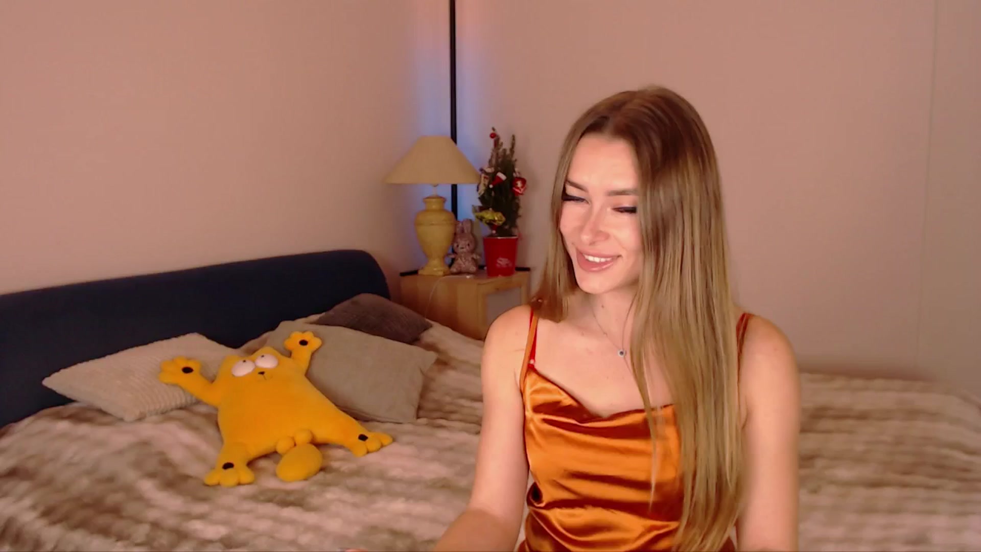 Gallery image thumbnail from SimonsWife's myfreecams stream on, 12/21/2025, 14:22 image 5 of 20