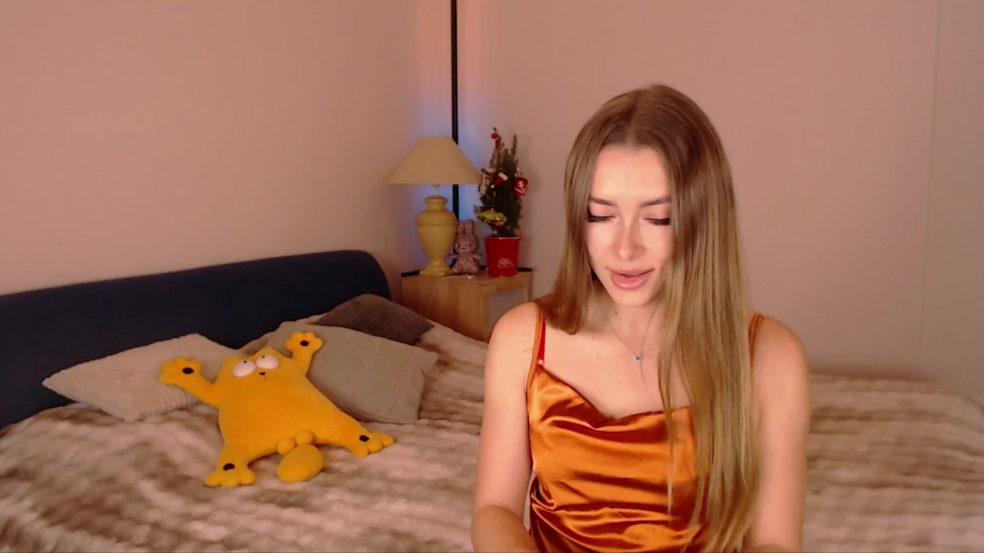 Gallery image thumbnail from SimonsWife's myfreecams stream on, 12/21/2025, 14:22 image 9 of 20