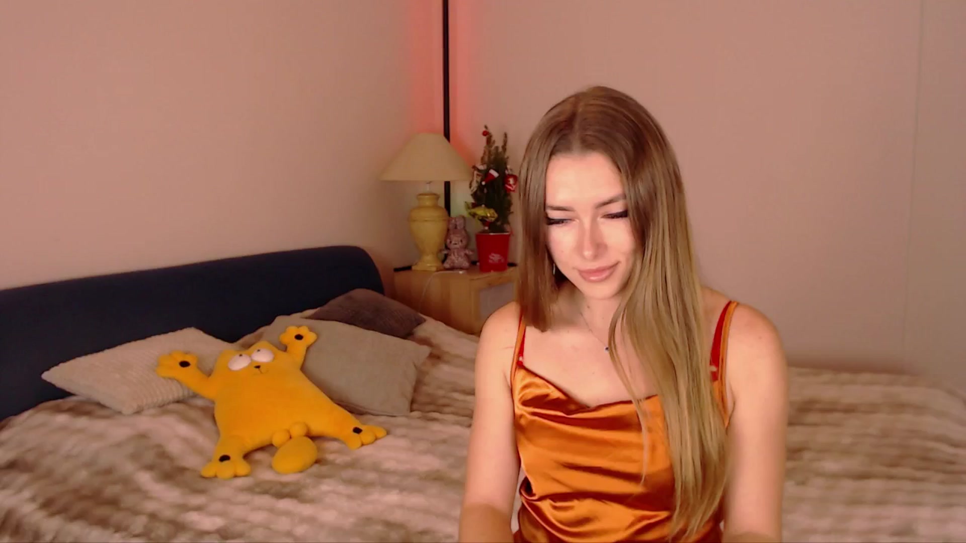 Gallery image thumbnail from SimonsWife's myfreecams stream on, 12/21/2025, 14:22 image 3 of 20
