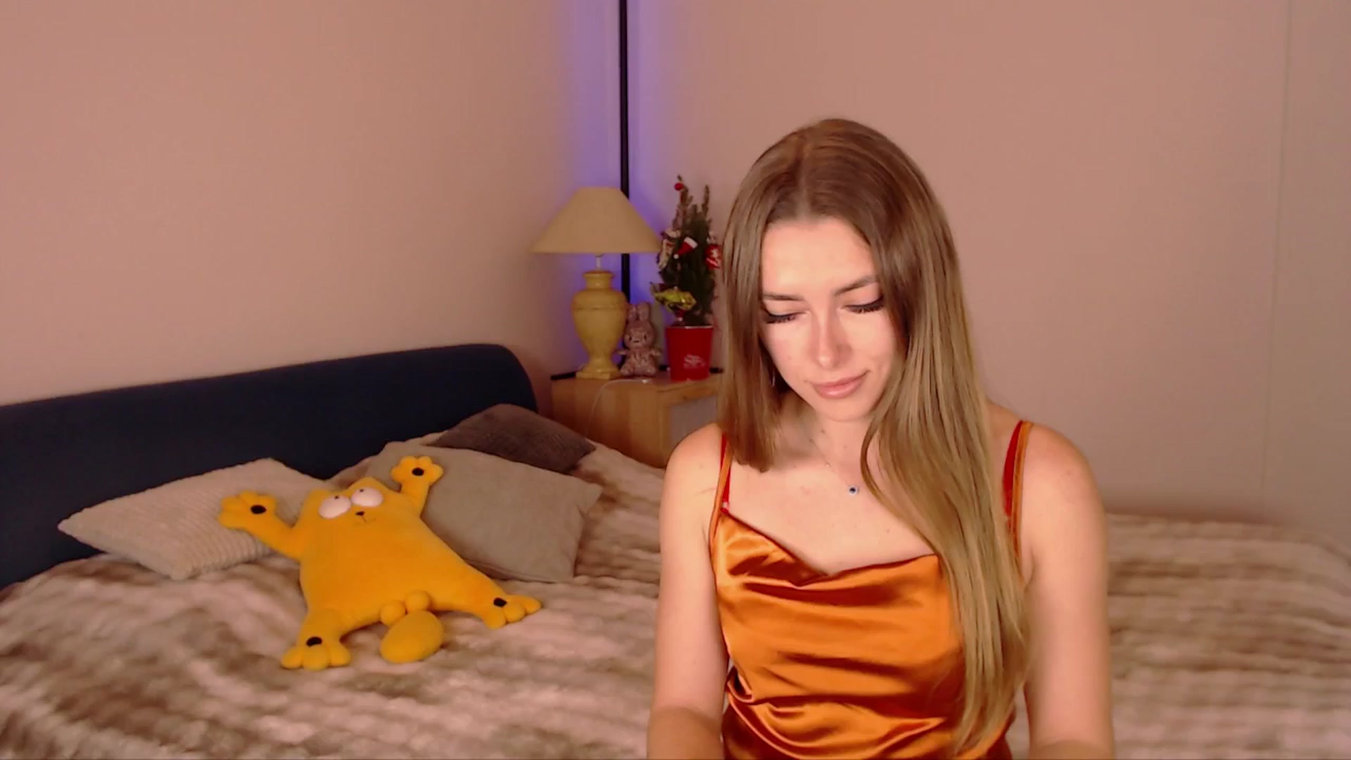 Gallery image thumbnail from SimonsWife's myfreecams stream on, 12/21/2025, 14:22 image 2 of 20