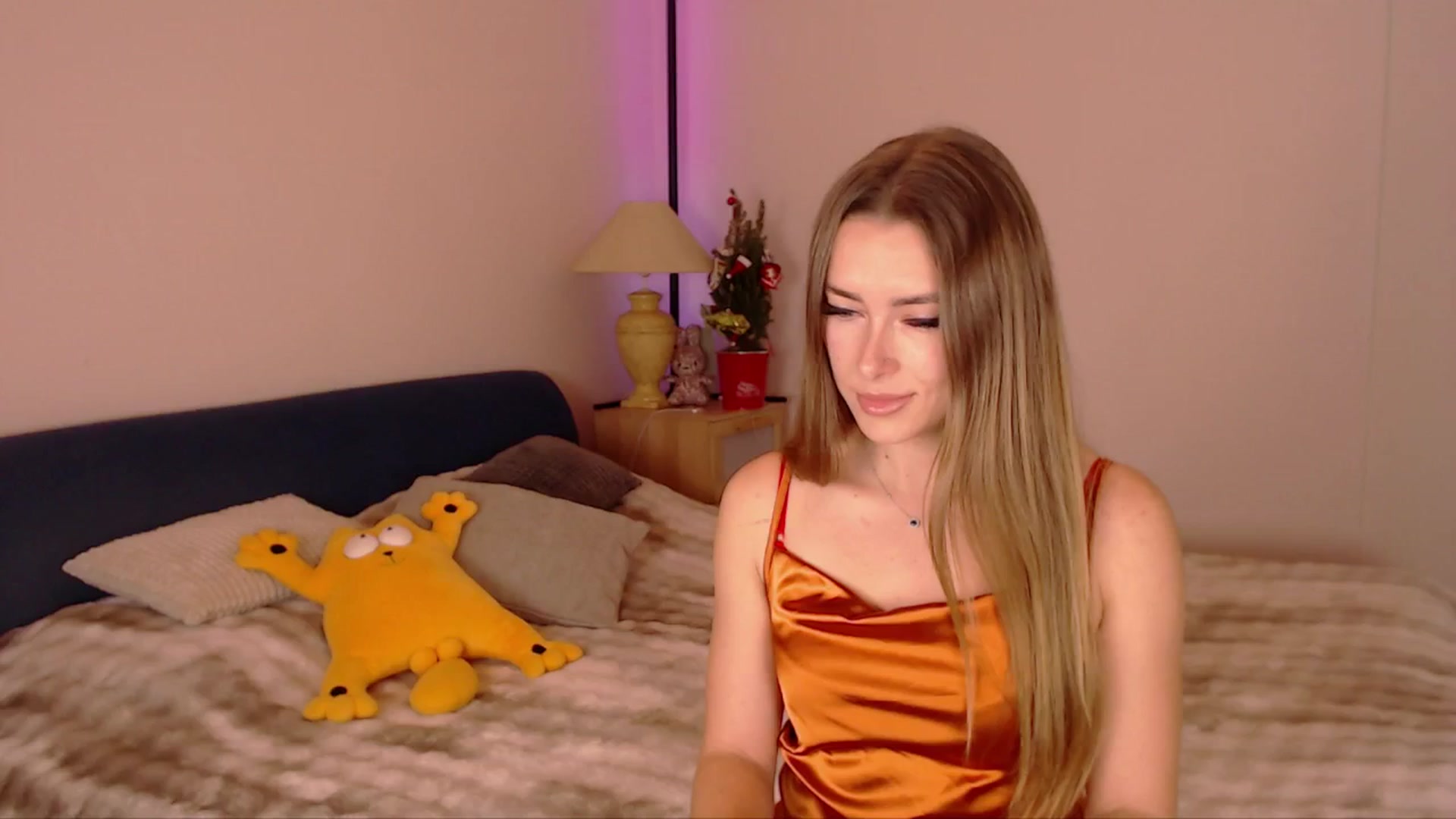 Gallery image thumbnail from SimonsWife's myfreecams stream on, 12/21/2025, 14:22 image 4 of 20