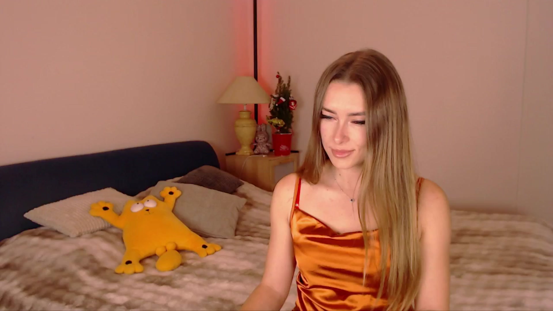 Gallery image thumbnail from SimonsWife's myfreecams stream on, 12/21/2025, 14:22 image 11 of 20