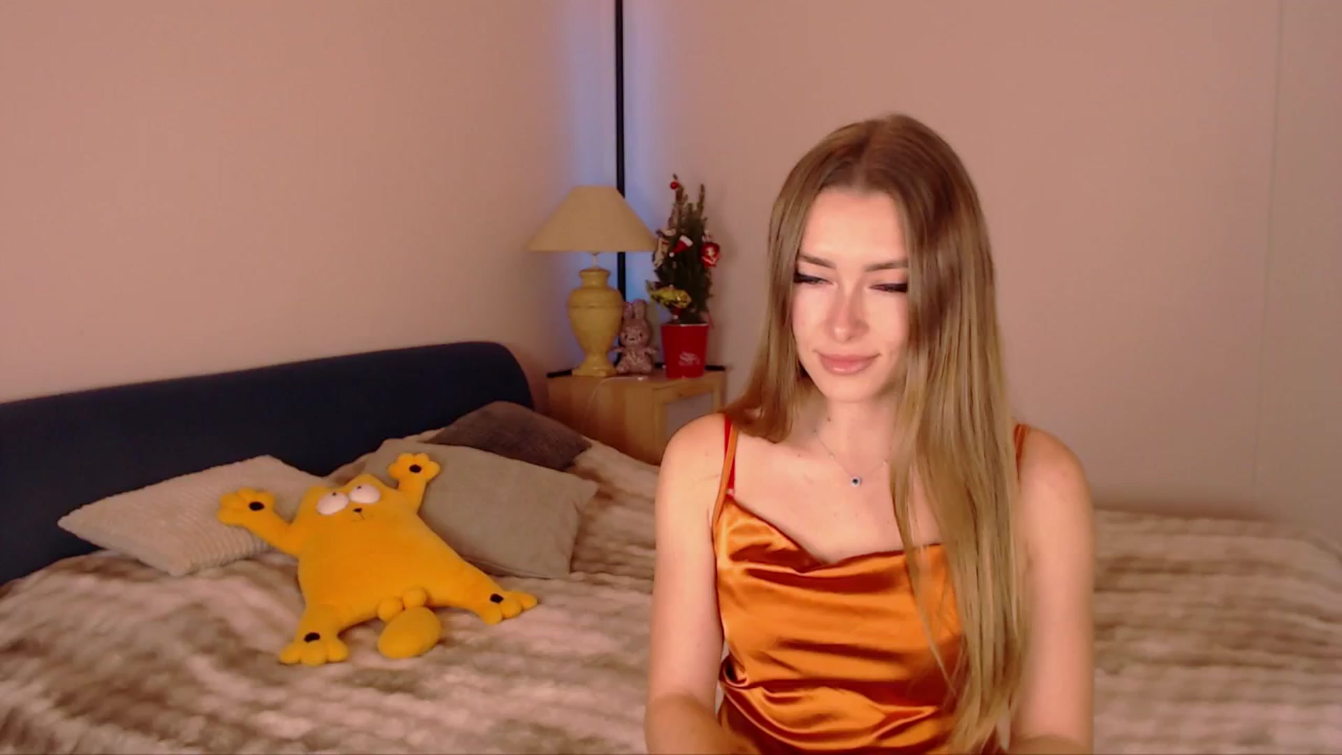 Gallery image thumbnail from SimonsWife's myfreecams stream on, 12/21/2025, 14:22 image 1 of 20