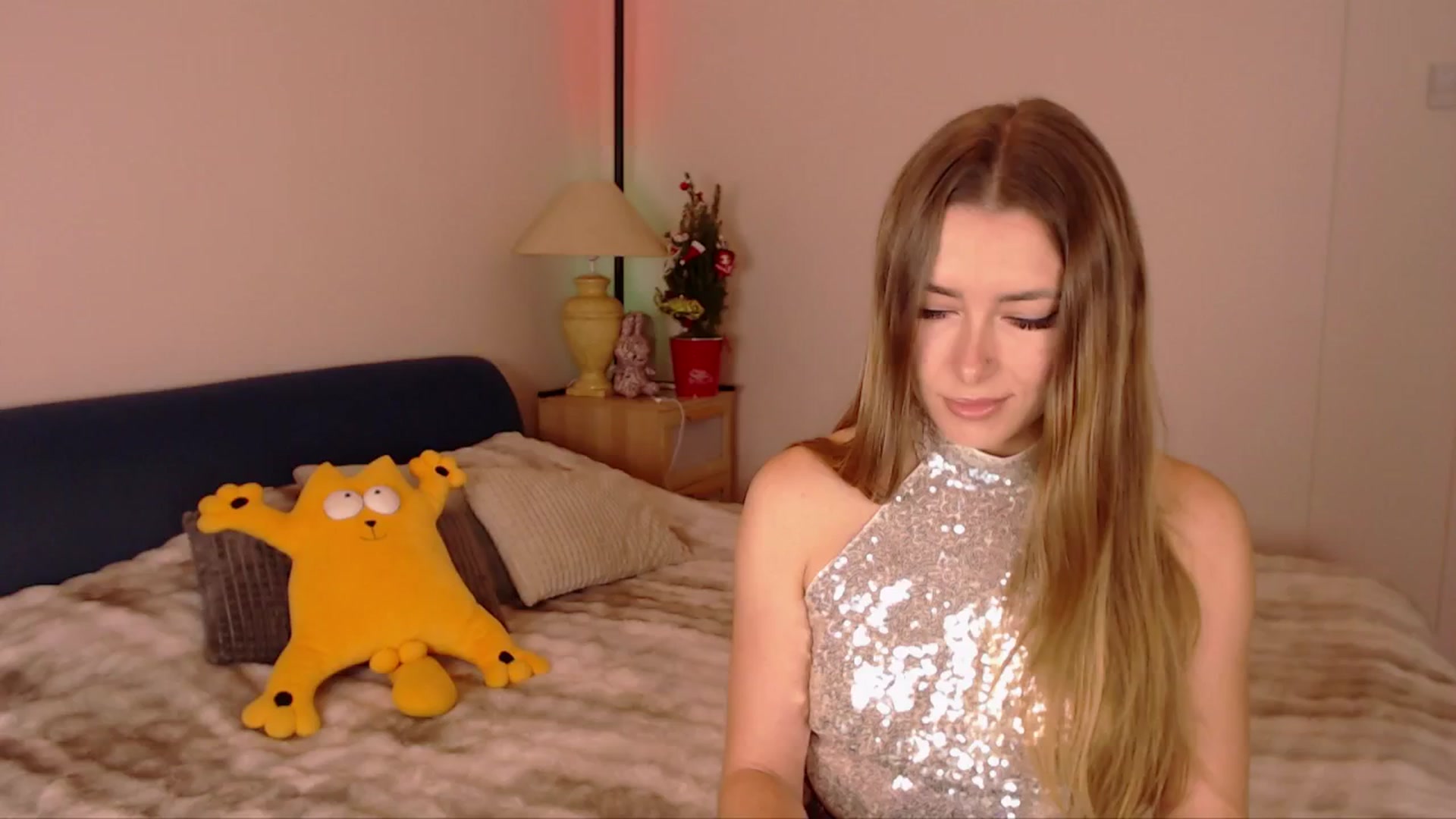 Gallery image thumbnail from SimonsWife's myfreecams stream on, 12/24/2025, 15:31 image 11 of 20