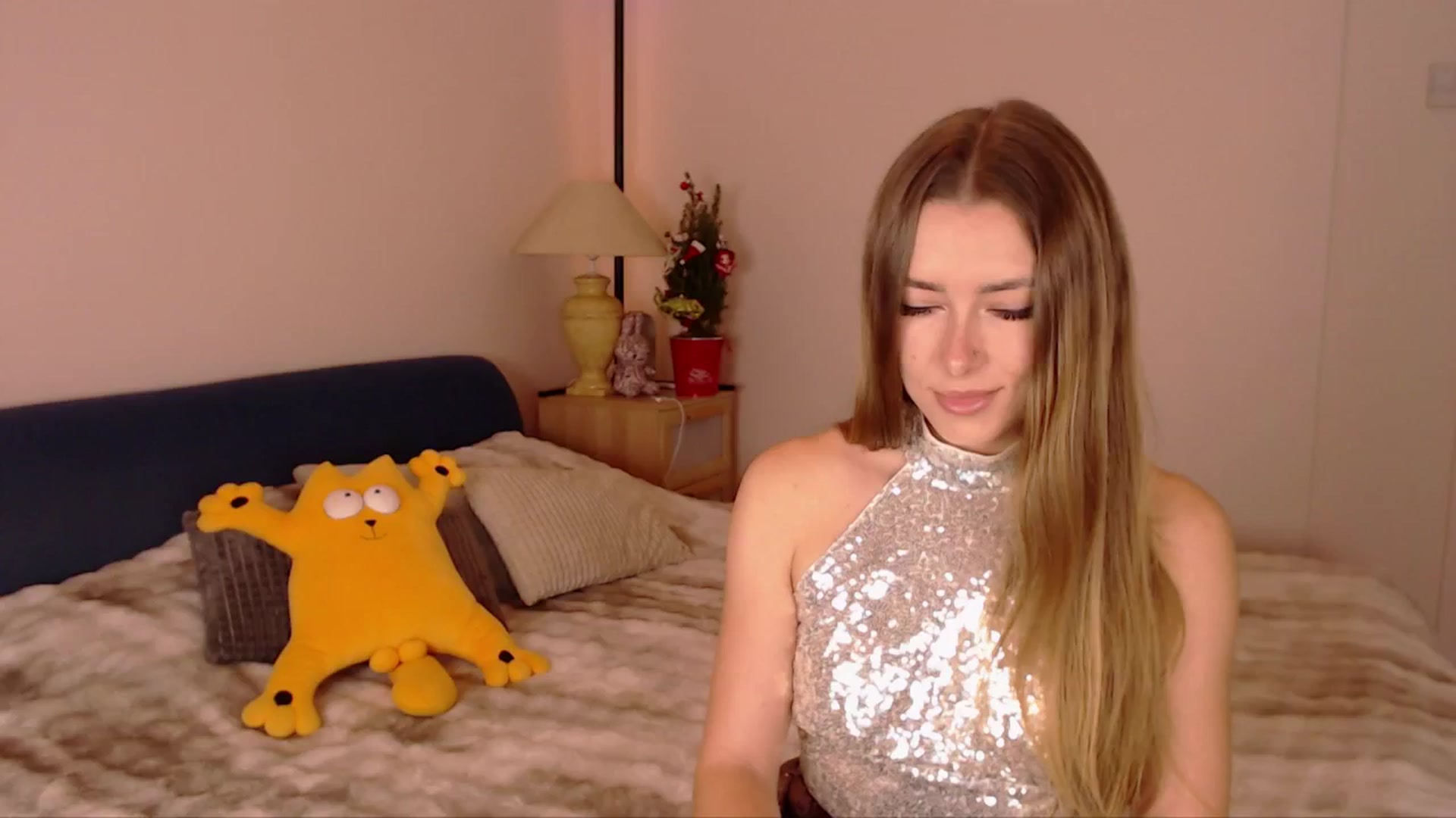 Gallery image thumbnail from SimonsWife's myfreecams stream on, 12/24/2025, 15:31 image 16 of 20