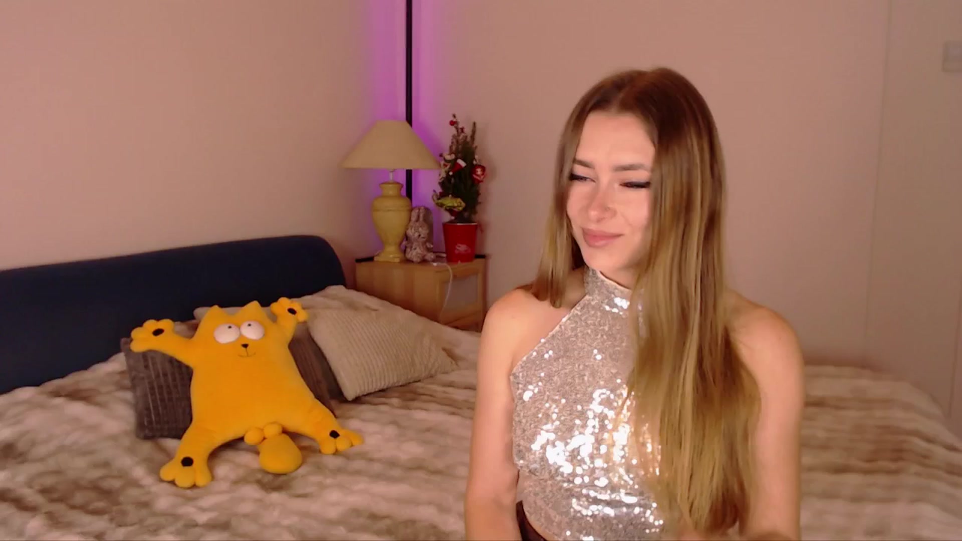 Gallery image thumbnail from SimonsWife's myfreecams stream on, 12/24/2025, 15:31 image 9 of 20