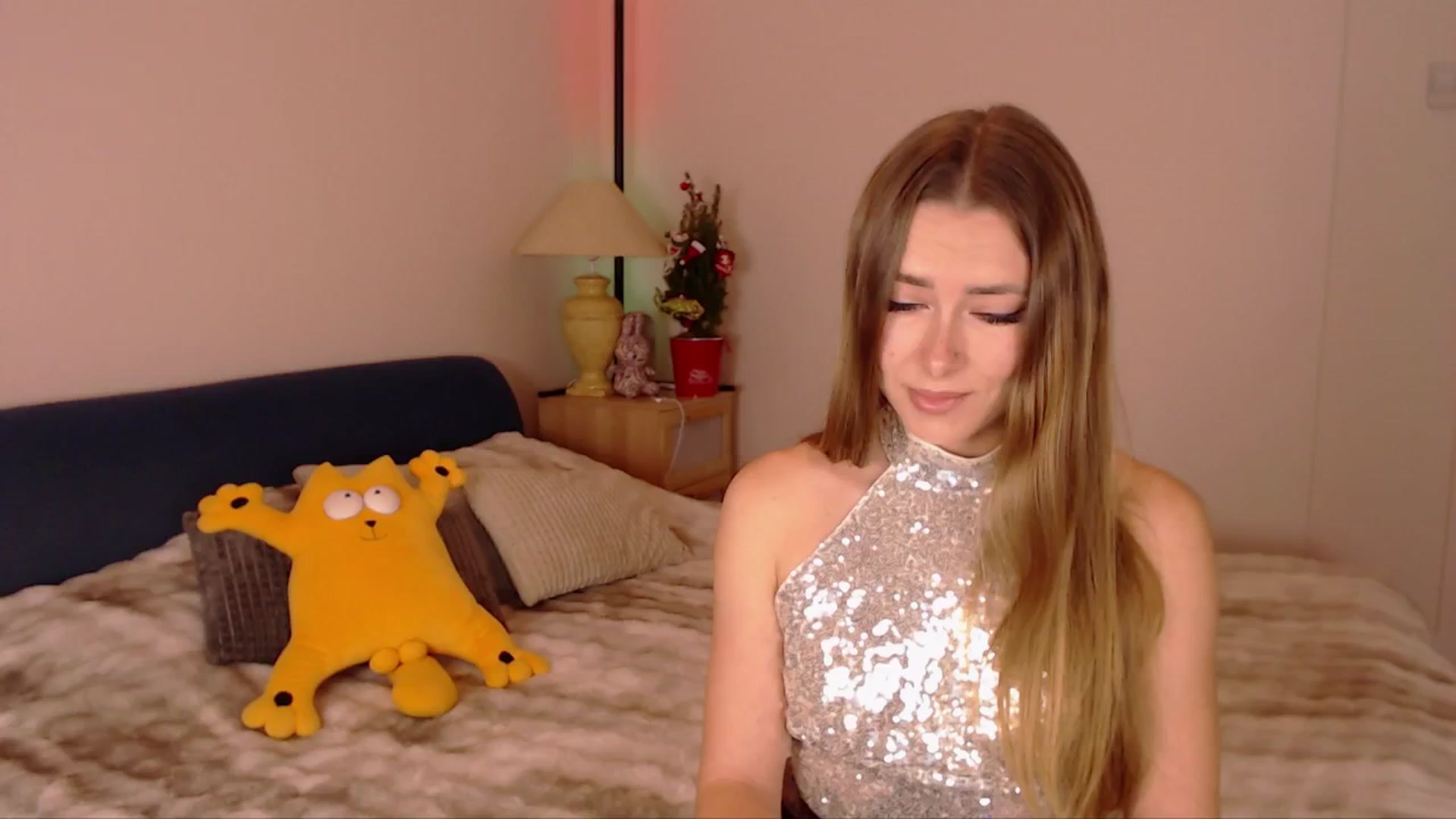 Gallery image thumbnail from SimonsWife's myfreecams stream on, 12/24/2025, 15:31 image 5 of 20
