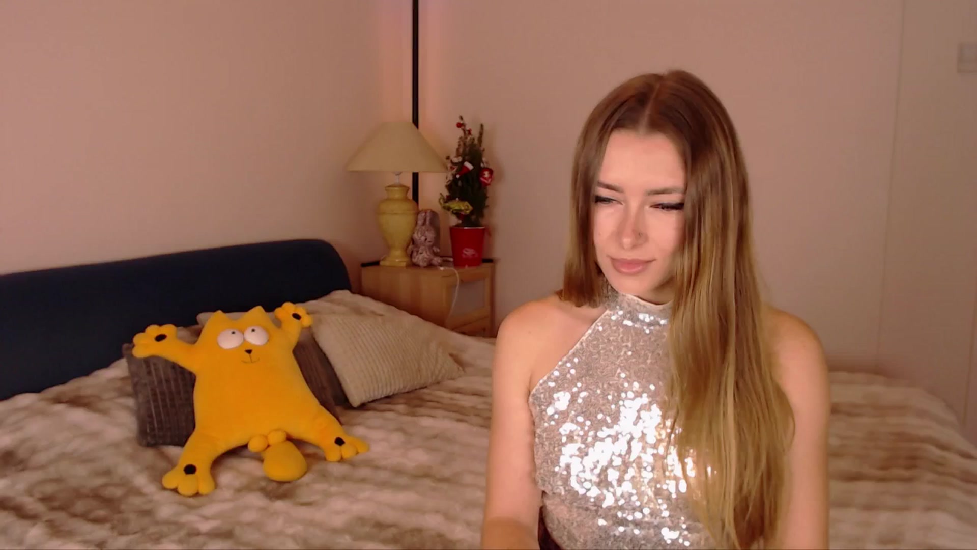 Gallery image thumbnail from SimonsWife's myfreecams stream on, 12/24/2025, 15:31 image 19 of 20