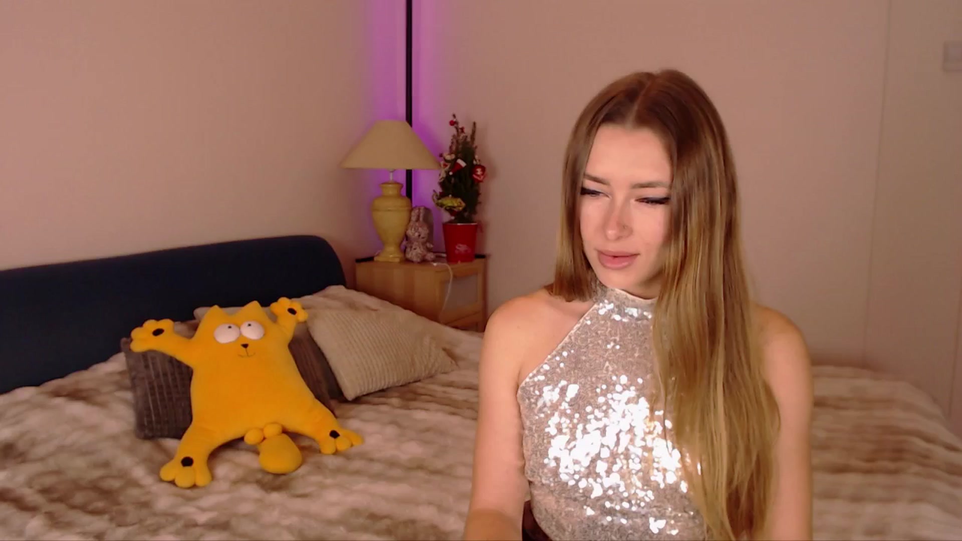 Gallery image thumbnail from SimonsWife's myfreecams stream on, 12/24/2025, 15:31 image 18 of 20