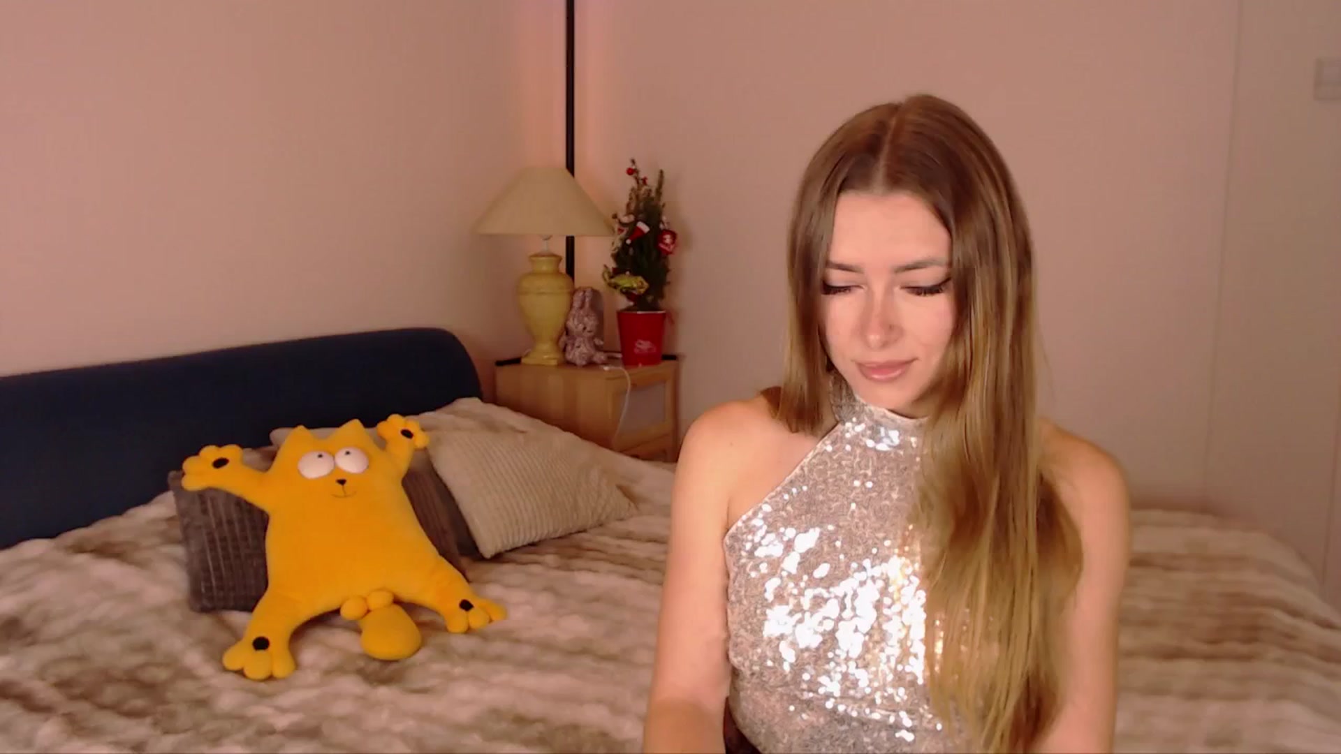 Gallery image thumbnail from SimonsWife's myfreecams stream on, 12/24/2025, 15:31 image 4 of 20
