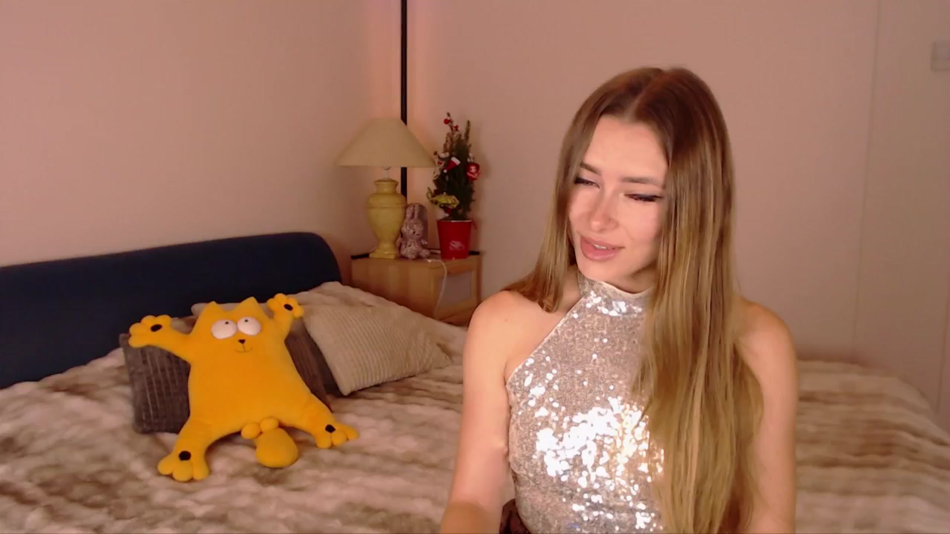 Gallery image thumbnail from SimonsWife's myfreecams stream on, 12/24/2025, 15:31 image 10 of 20