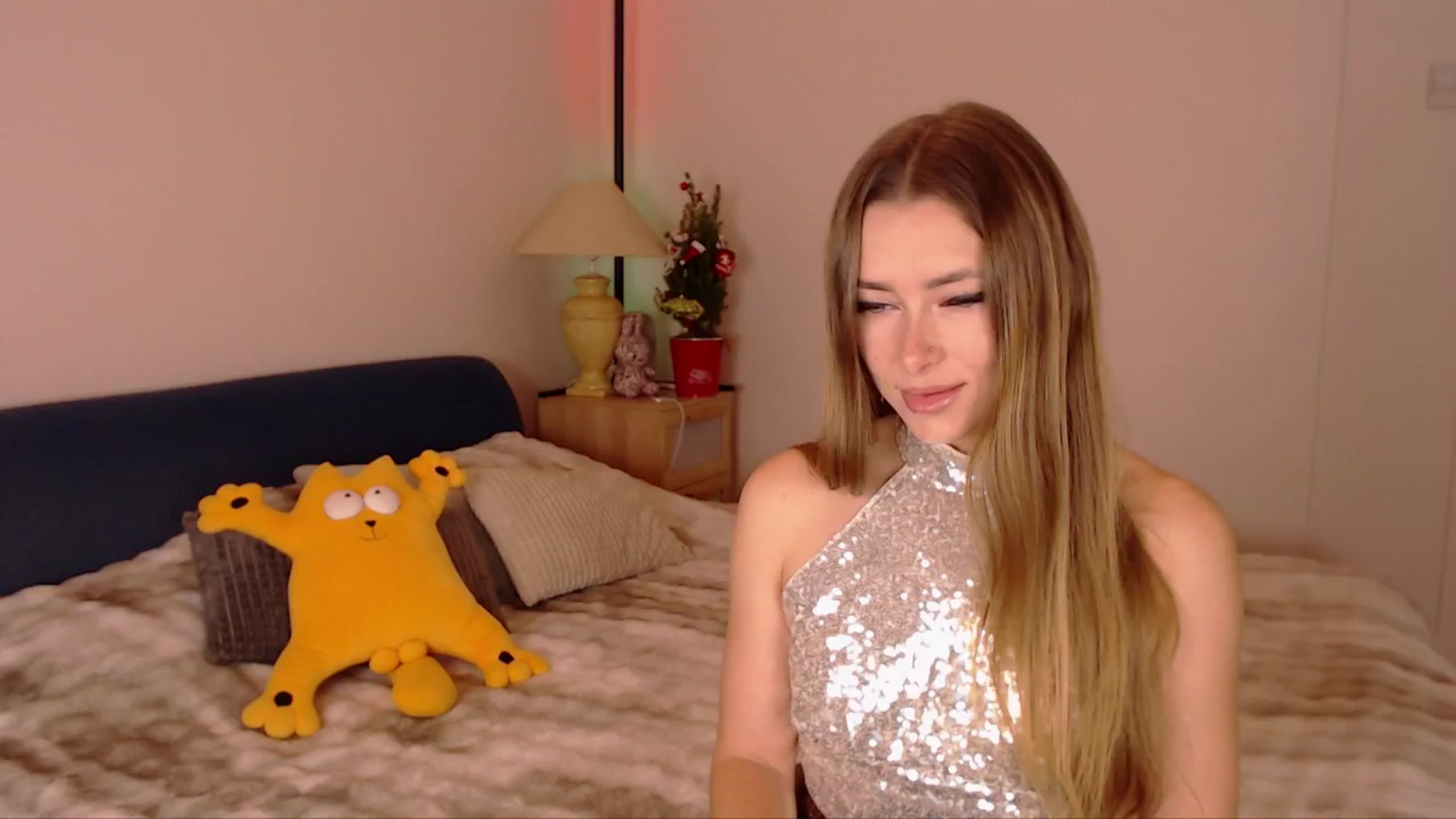 Gallery image thumbnail from SimonsWife's myfreecams stream on, 12/24/2025, 15:31 image 8 of 20
