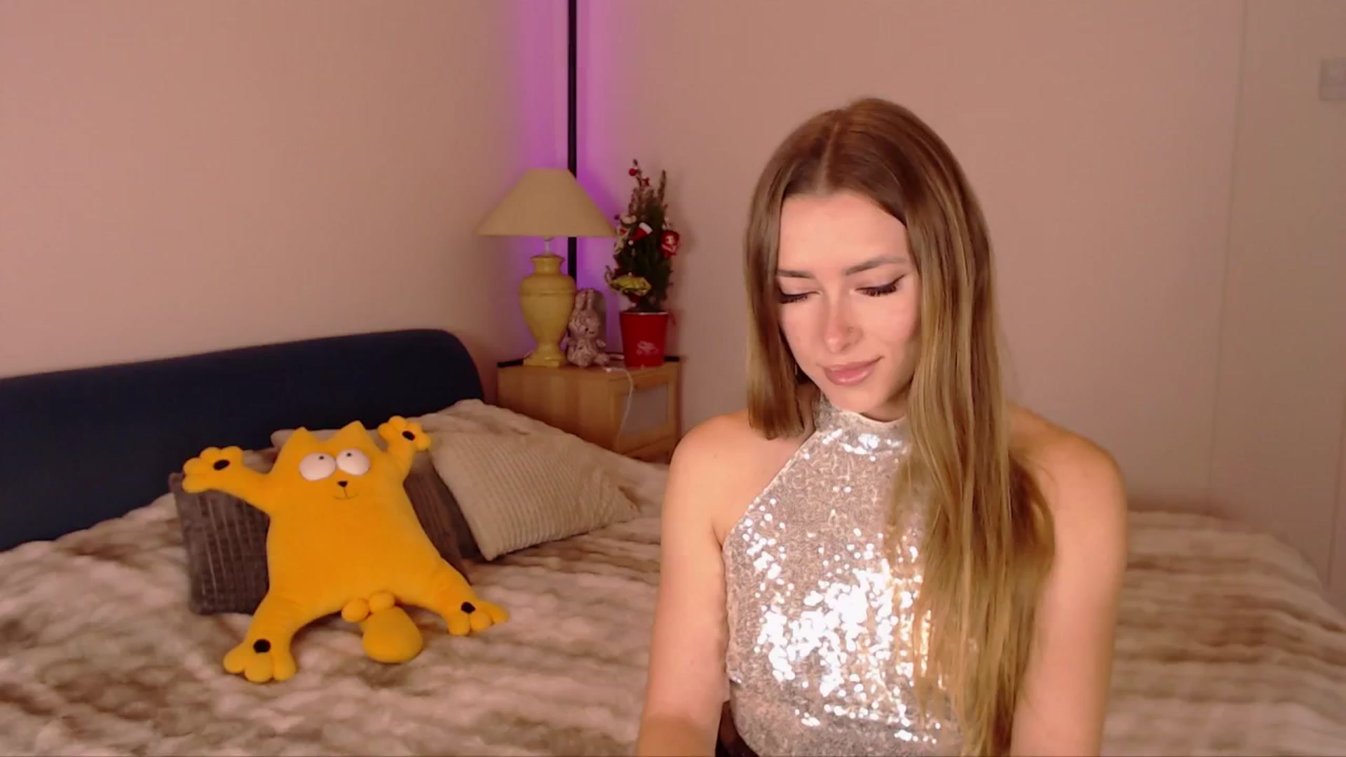 Gallery image thumbnail from SimonsWife's myfreecams stream on, 12/24/2025, 15:31 image 3 of 20