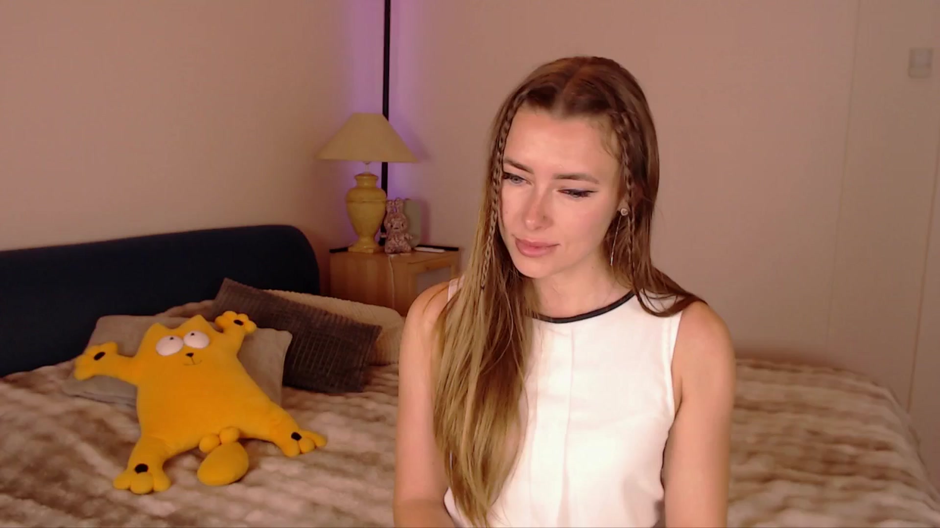 Gallery image thumbnail from SimonsWife's myfreecams stream on, 01/04/2026, 16:09 image 20 of 20