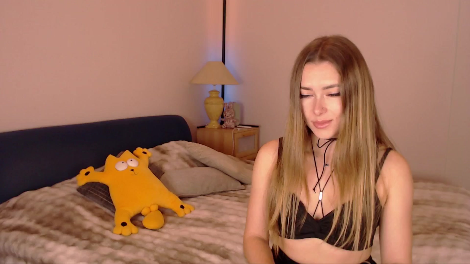 Gallery image thumbnail from SimonsWife's myfreecams stream on, 01/05/2026, 15:11 image 7 of 20