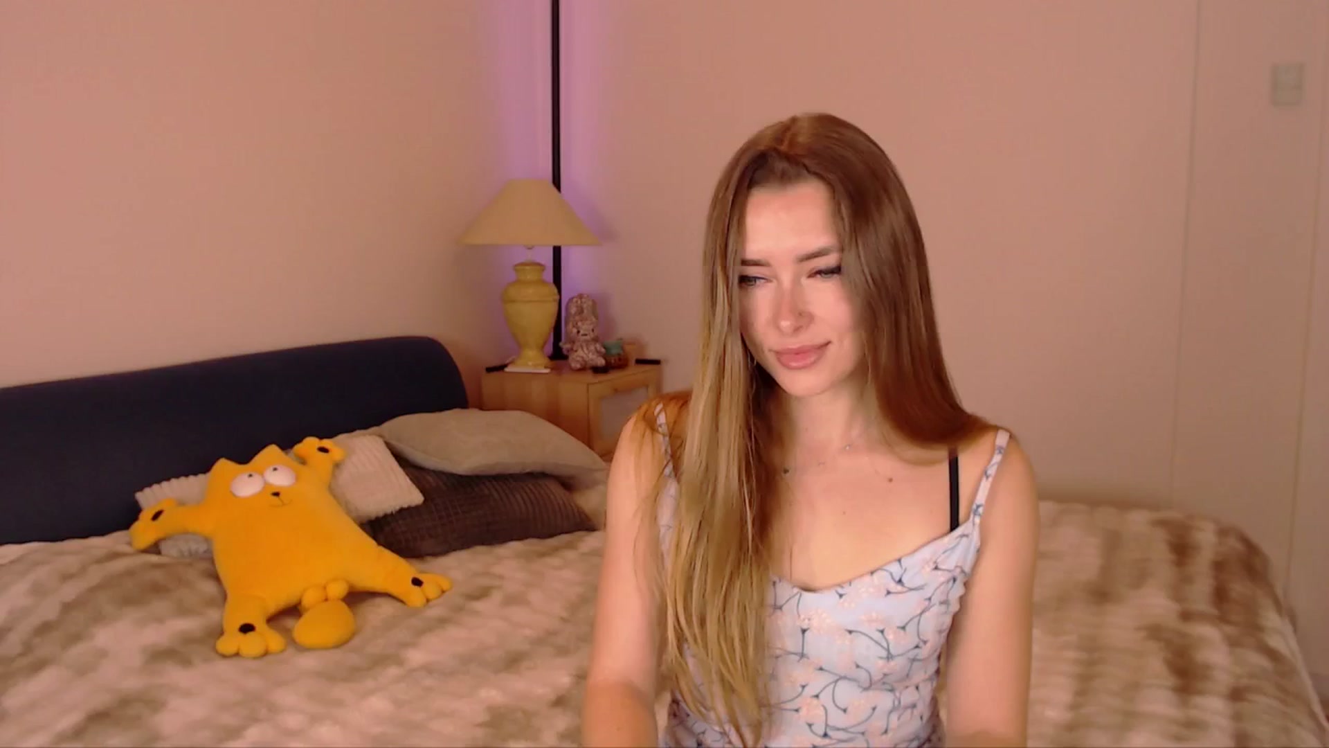 Gallery image thumbnail from SimonsWife's myfreecams stream on, 01/11/2026, 15:09 image 14 of 20
