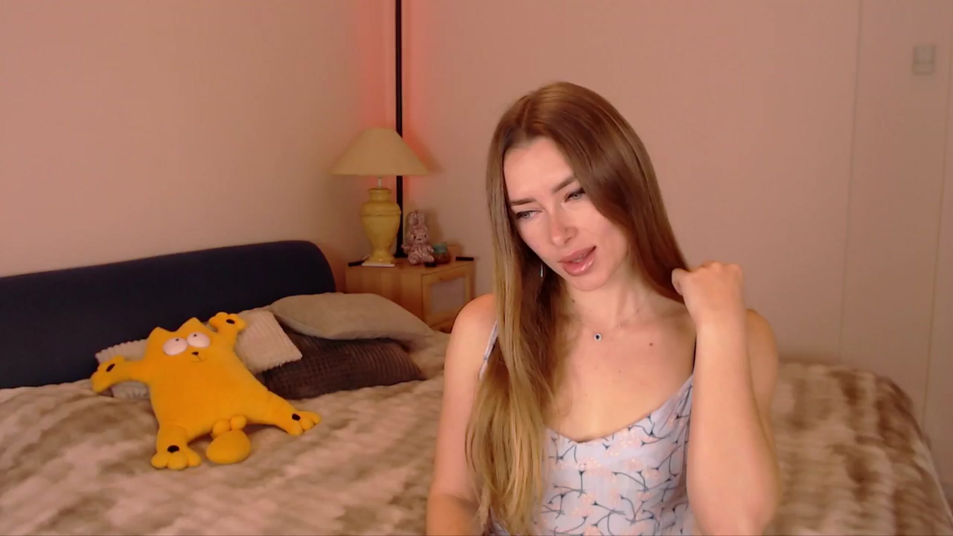 Gallery image thumbnail from SimonsWife's myfreecams stream on, 01/11/2026, 15:09 image 1 of 20