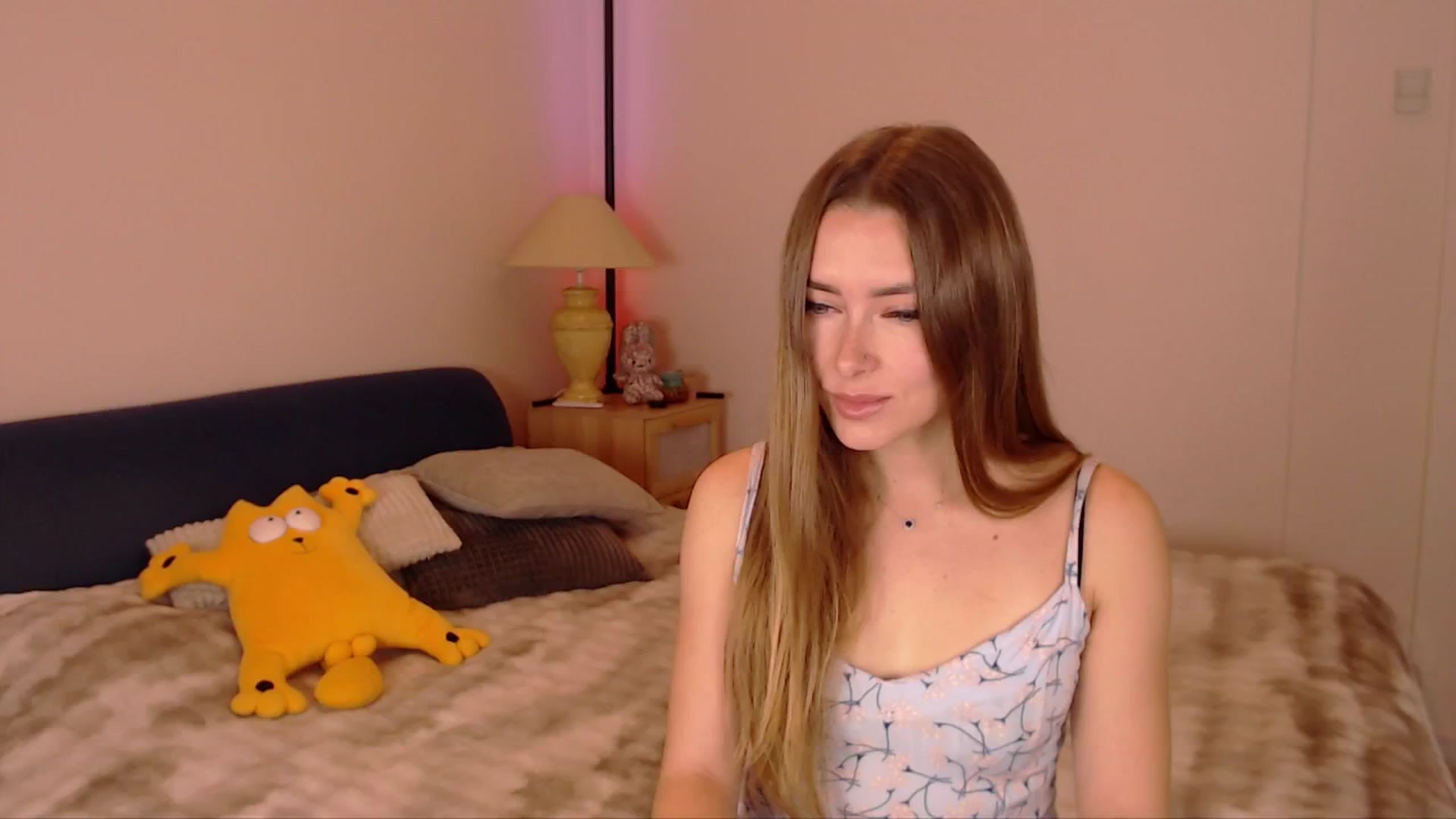 Gallery image thumbnail from SimonsWife's myfreecams stream on, 01/11/2026, 15:09 image 3 of 20