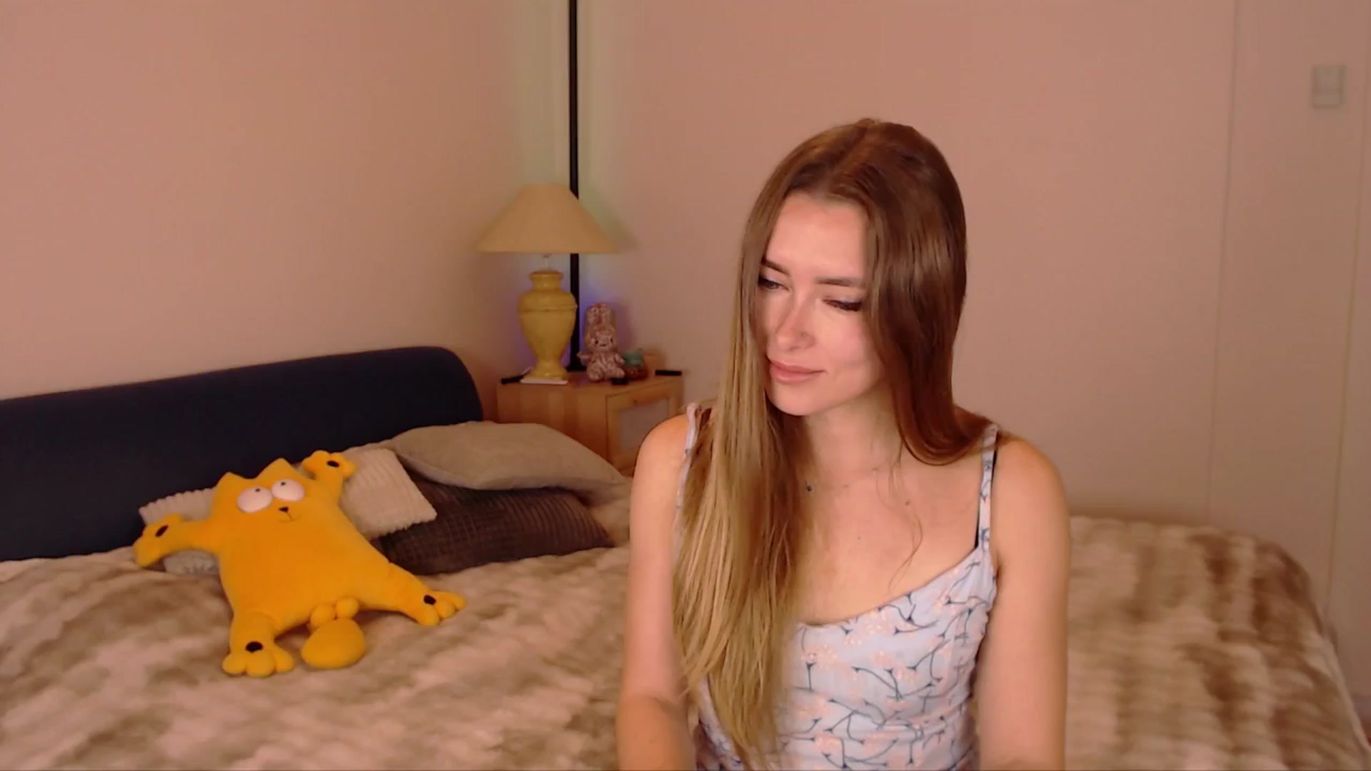 Gallery image thumbnail from SimonsWife's myfreecams stream on, 01/11/2026, 15:09 image 8 of 20