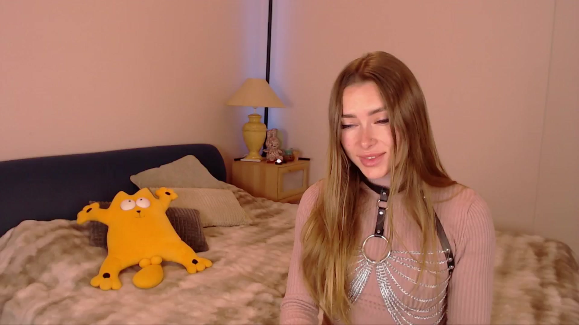 Gallery image thumbnail from SimonsWife's myfreecams stream on, 01/12/2026, 15:59 image 15 of 20