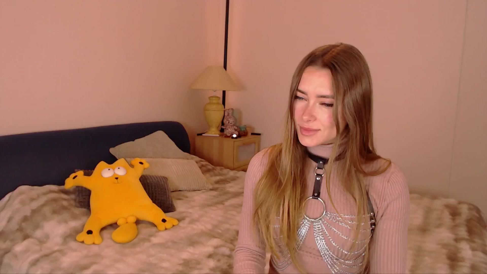 Gallery image thumbnail from SimonsWife's myfreecams stream on, 01/12/2026, 15:59 image 14 of 20