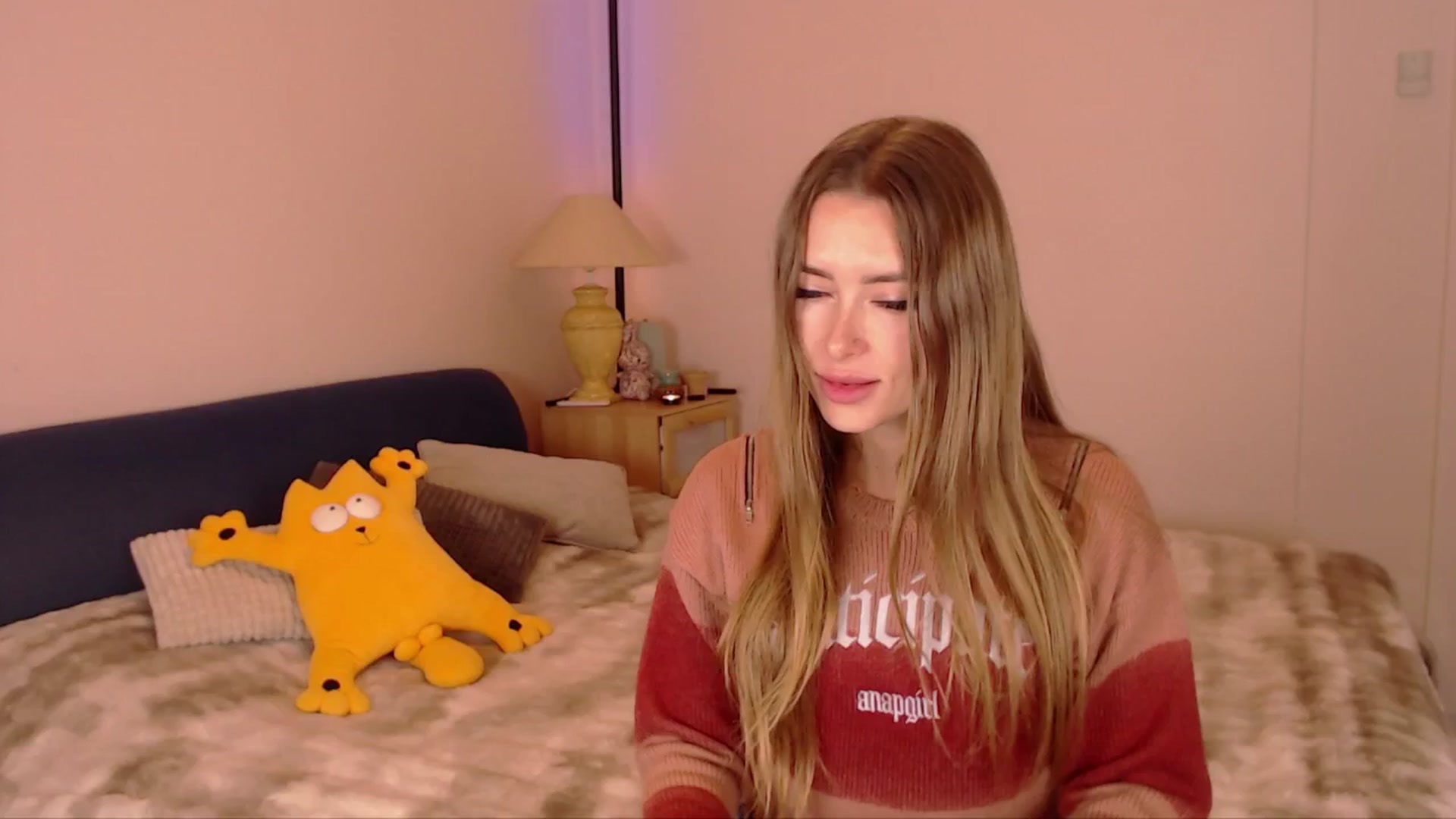 Gallery image thumbnail from SimonsWife's myfreecams stream on, 01/18/2026, 14:49 image 15 of 20