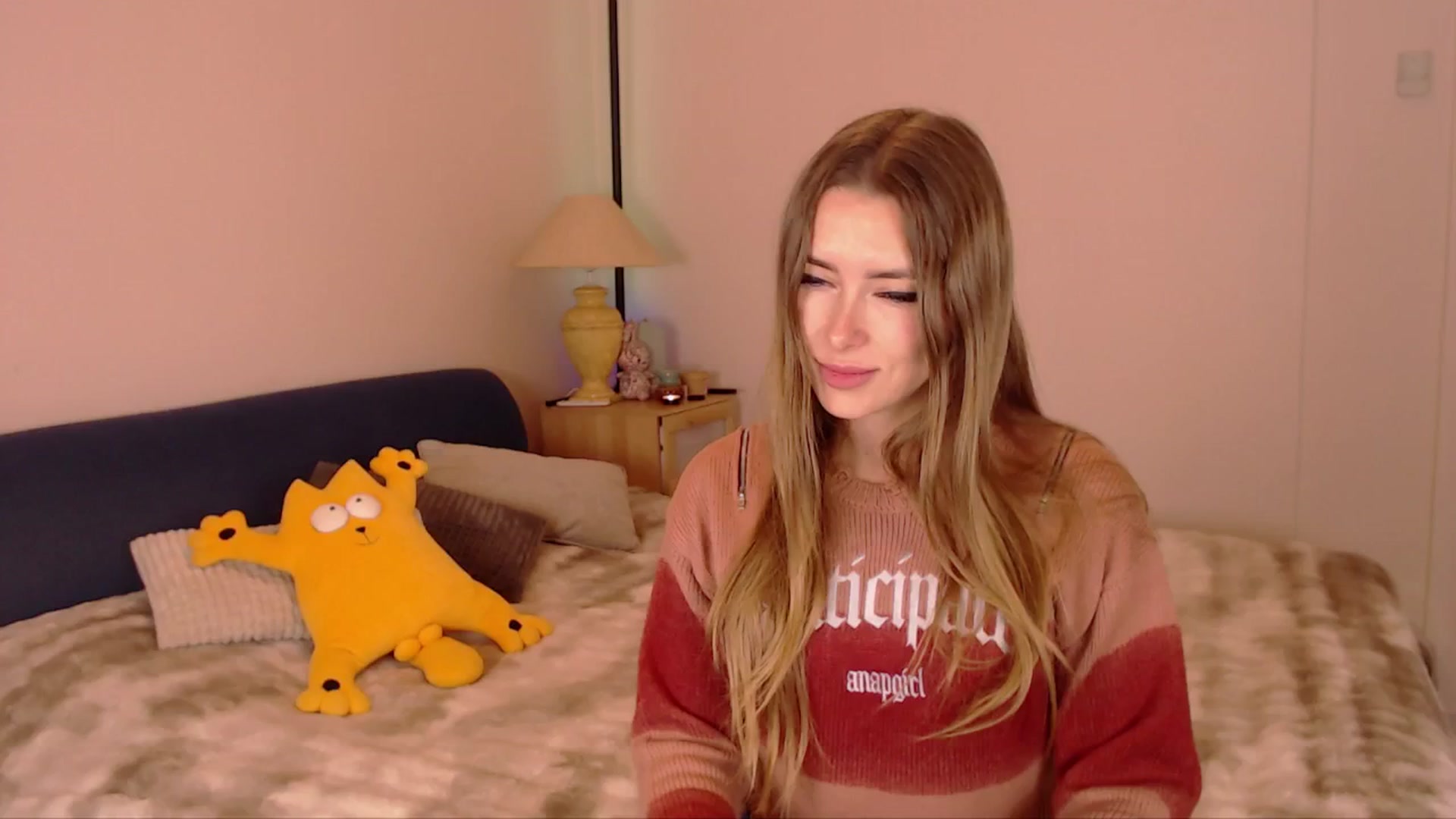 Gallery image thumbnail from SimonsWife's myfreecams stream on, 01/18/2026, 14:49 image 18 of 20
