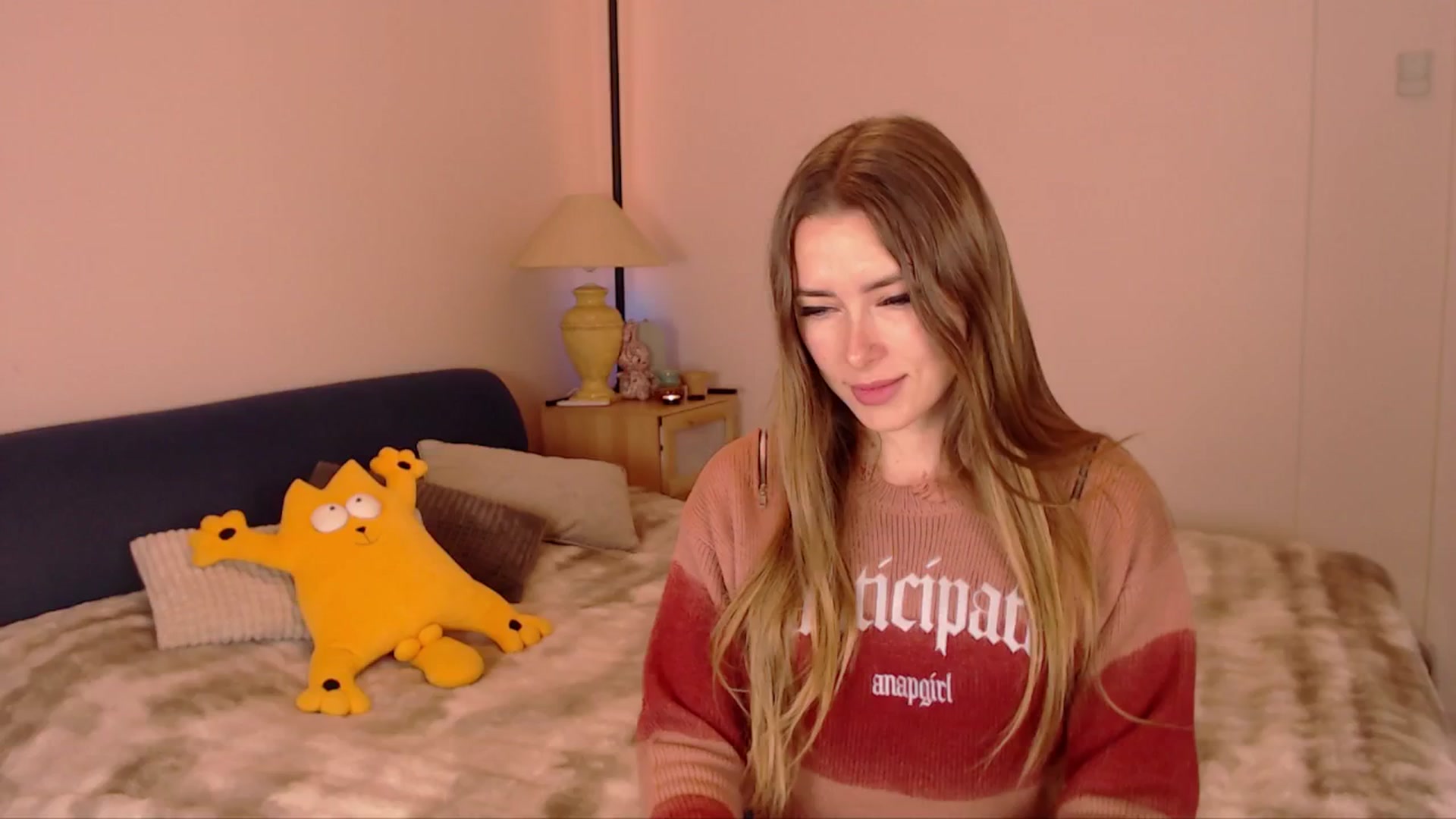 Gallery image thumbnail from SimonsWife's myfreecams stream on, 01/18/2026, 14:49 image 8 of 20
