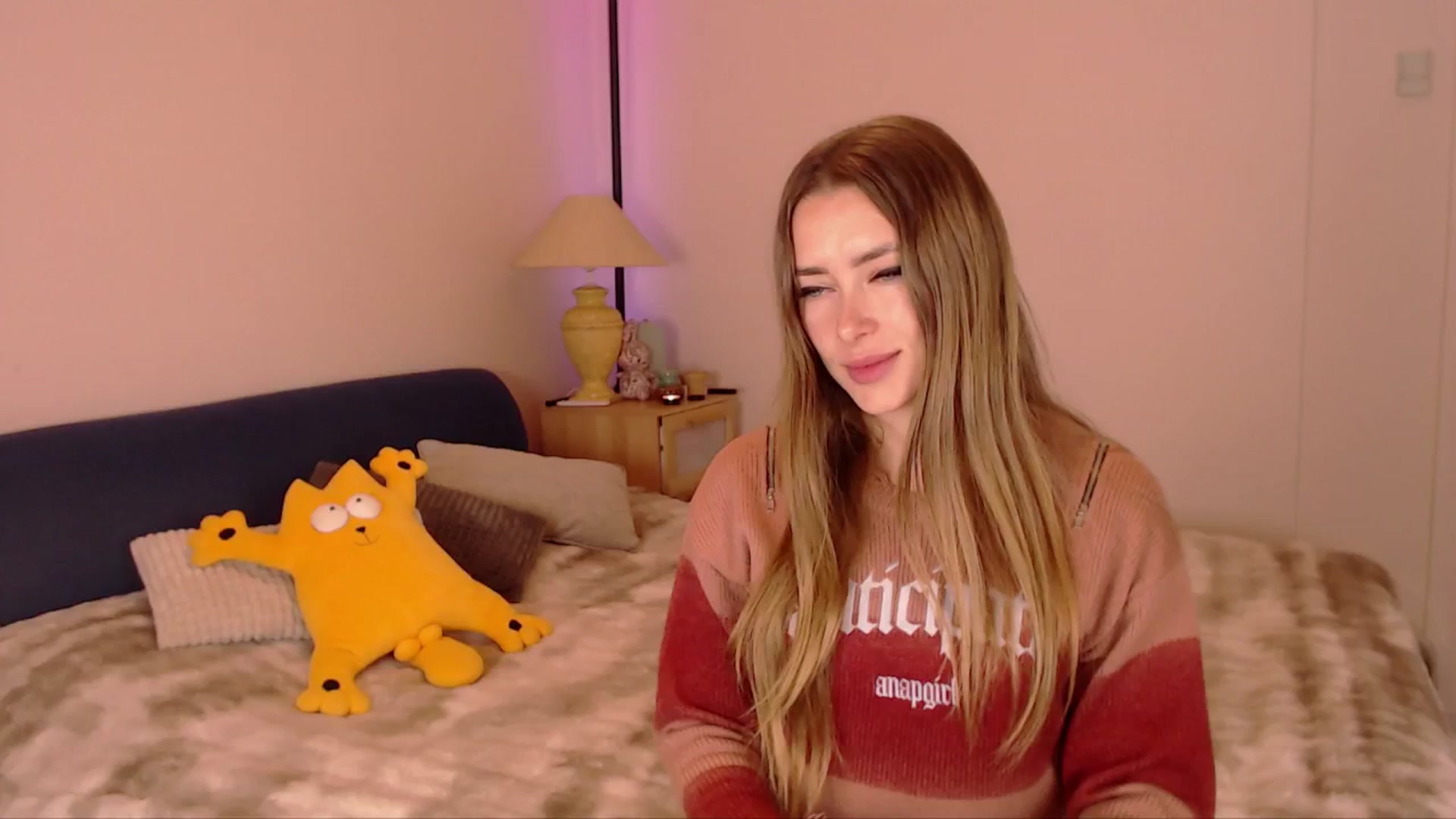 Gallery image thumbnail from SimonsWife's myfreecams stream on, 01/18/2026, 14:49 image 13 of 20