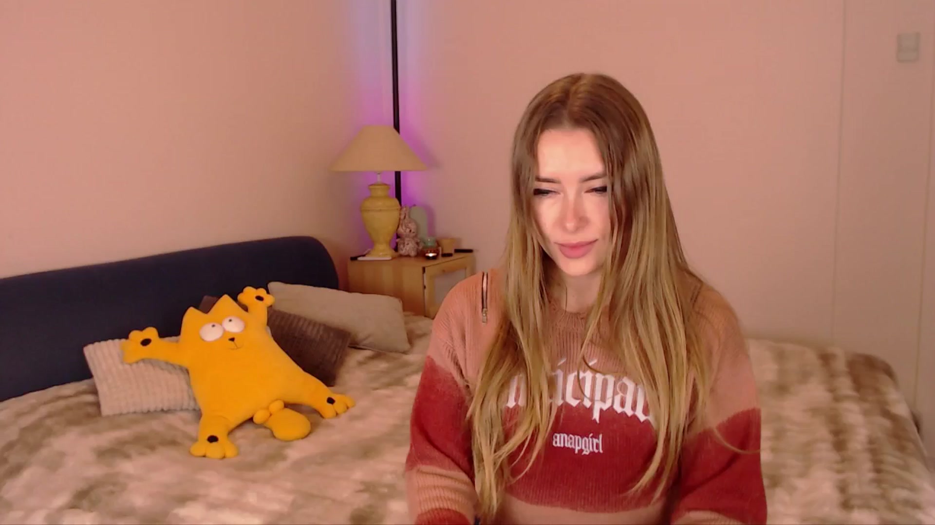 Gallery image thumbnail from SimonsWife's myfreecams stream on, 01/18/2026, 14:49 image 5 of 20