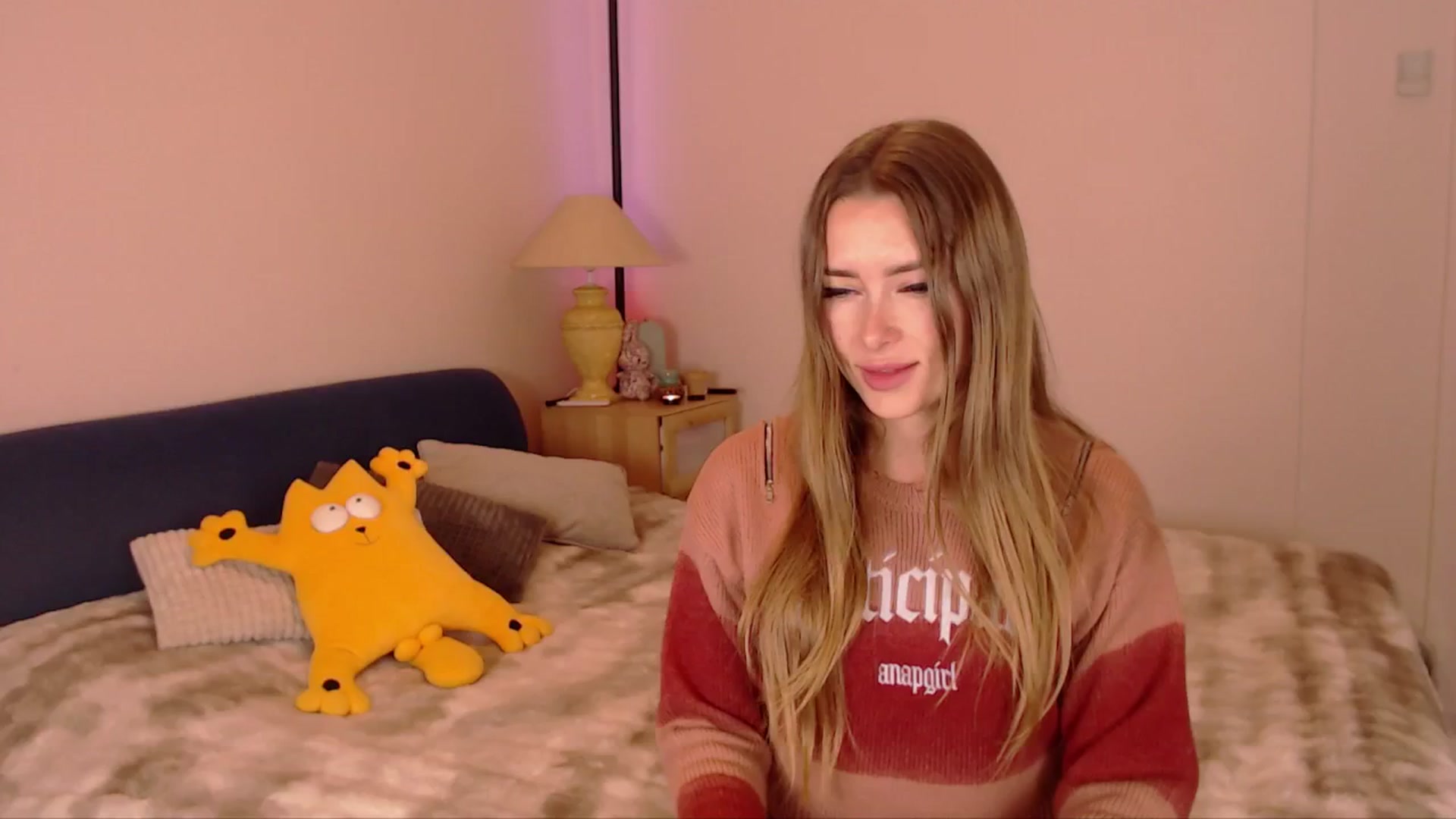 Gallery image thumbnail from SimonsWife's myfreecams stream on, 01/18/2026, 14:49 image 17 of 20