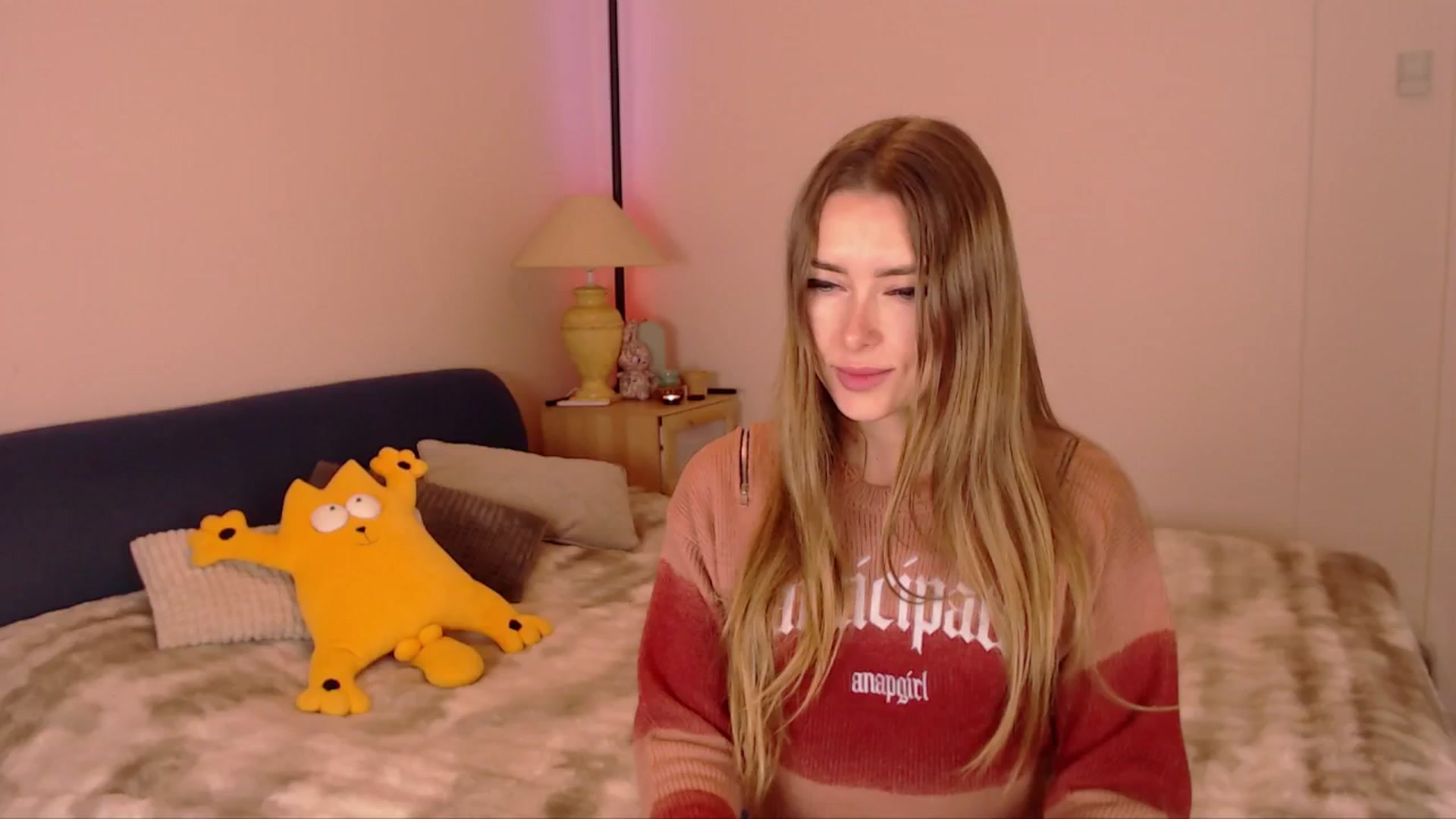 Gallery image thumbnail from SimonsWife's myfreecams stream on, 01/18/2026, 14:49 image 6 of 20