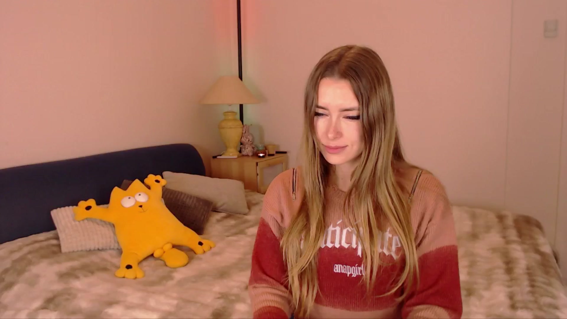 Gallery image thumbnail from SimonsWife's myfreecams stream on, 01/18/2026, 14:49 image 14 of 20
