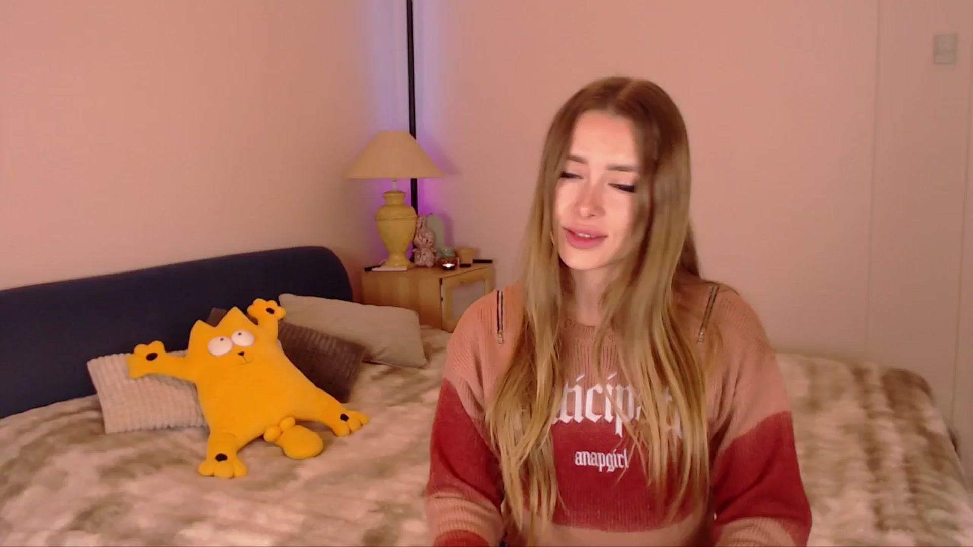 Gallery image thumbnail from SimonsWife's myfreecams stream on, 01/18/2026, 14:49 image 16 of 20