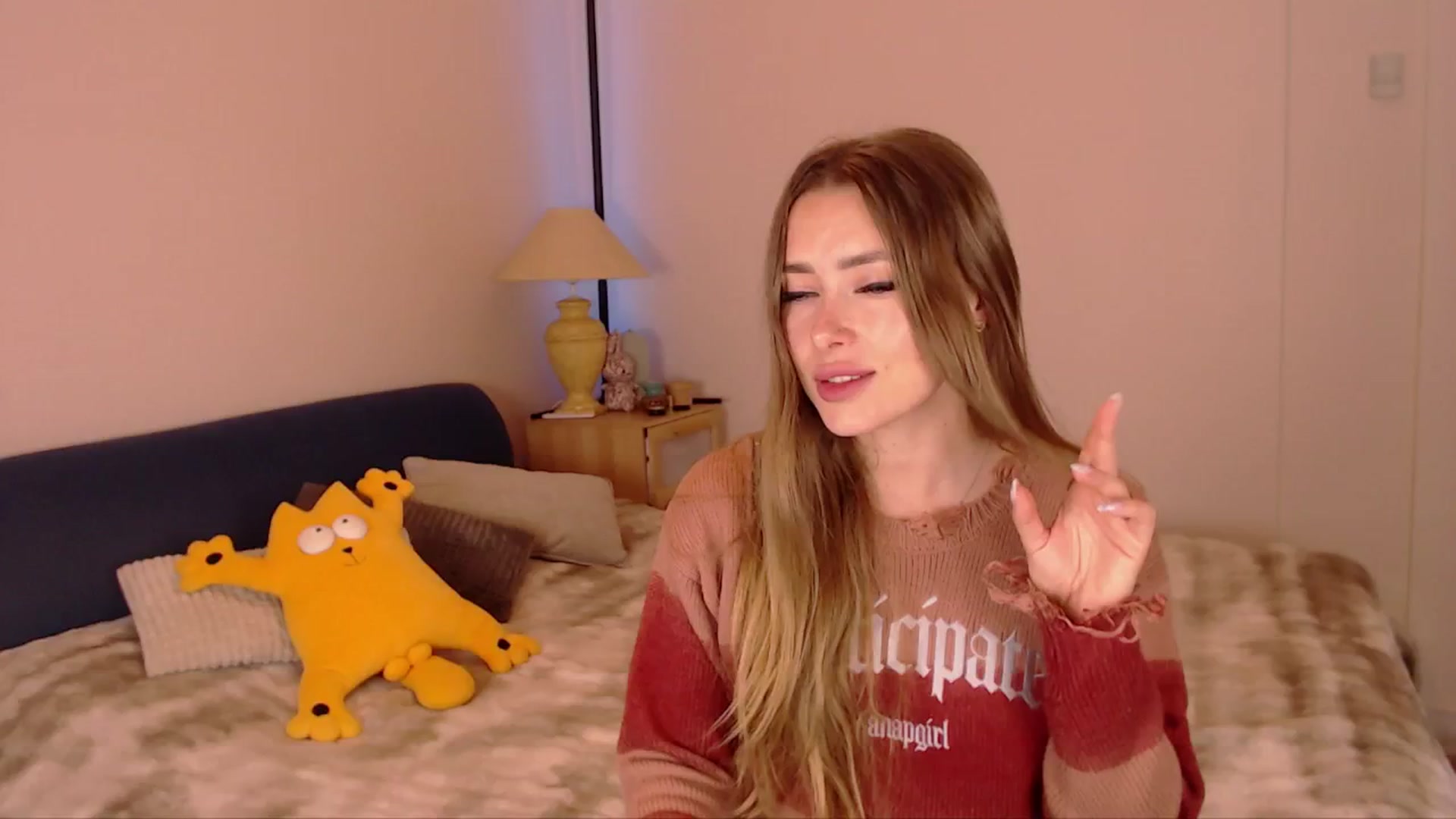 Gallery image thumbnail from SimonsWife's myfreecams stream on, 01/18/2026, 15:55 image 8 of 20