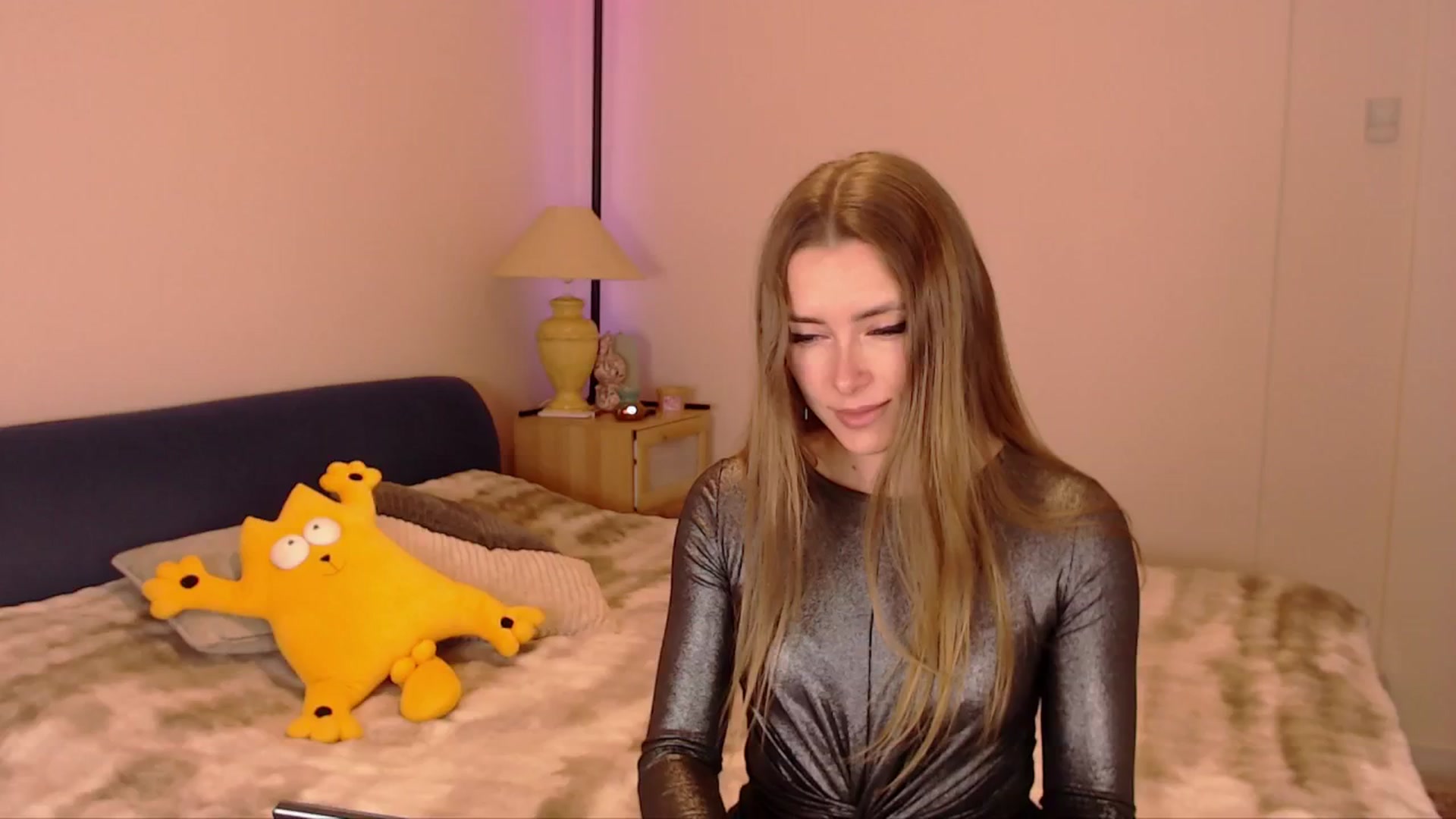 Gallery image thumbnail from SimonsWife's myfreecams stream on, 01/21/2026, 15:37 image 3 of 20