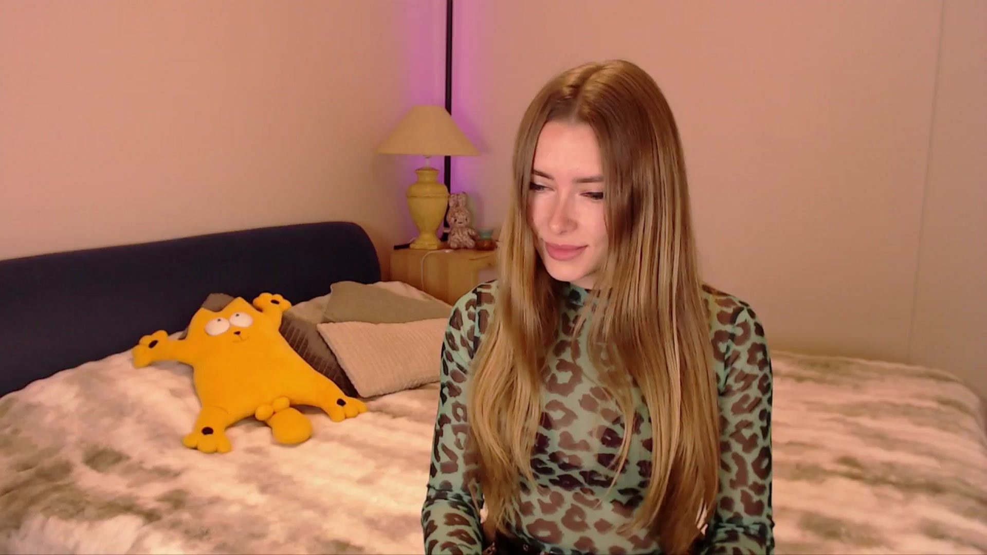 Gallery image thumbnail from SimonsWife's myfreecams stream on, 02/08/2026, 13:49 image 8 of 20