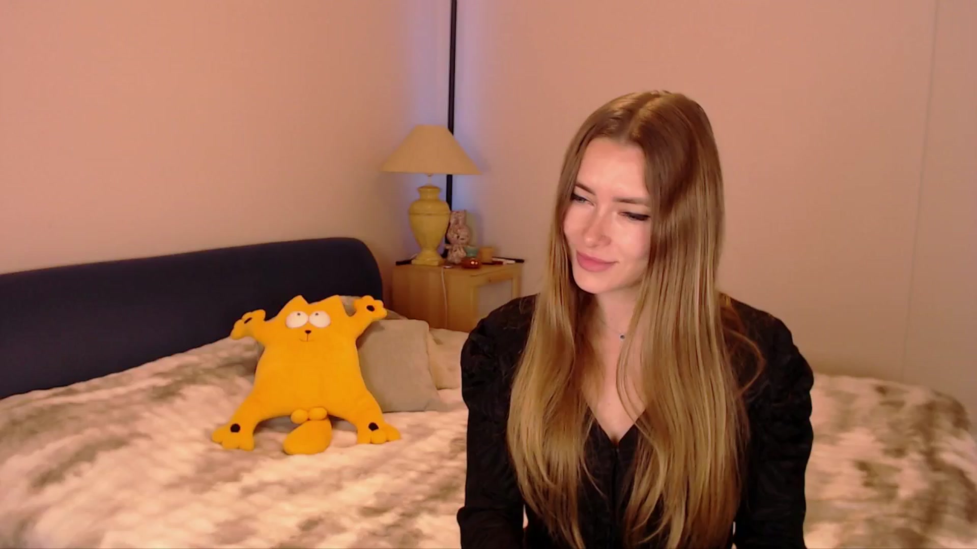 Gallery image thumbnail from SimonsWife's myfreecams stream on, 02/09/2026, 13:36 image 8 of 20