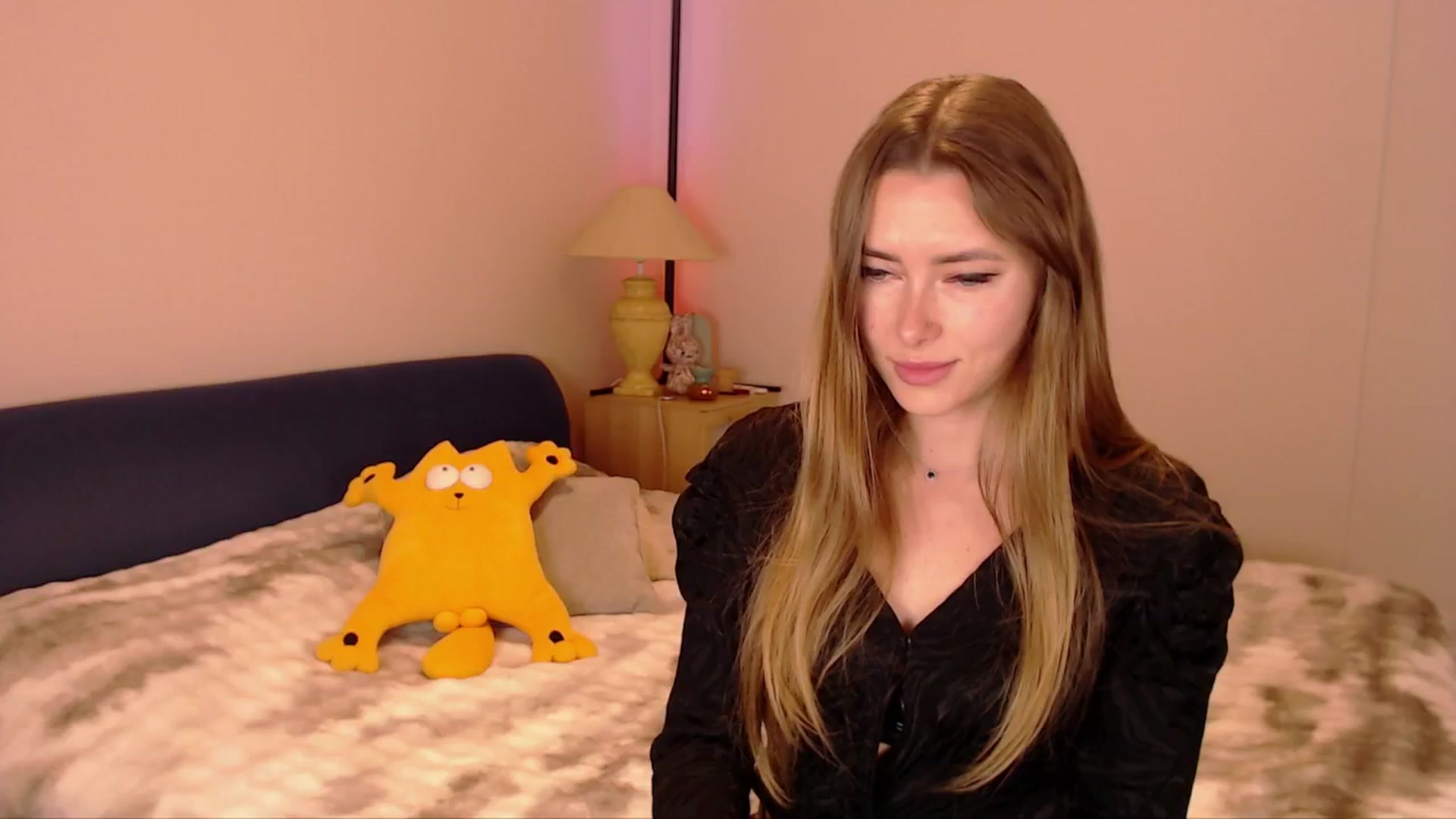 Gallery image thumbnail from SimonsWife's myfreecams stream on, 02/09/2026, 13:36 image 14 of 20